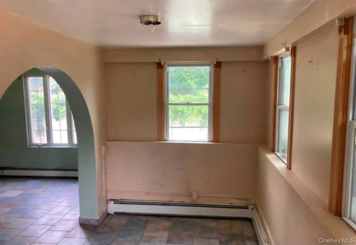 40 East Avenue, Hempstead, NY, 4 Bedrooms Bedrooms, 8 Rooms Rooms,2 BathroomsBathrooms,Residential,For Rent,East,0,1019487 40 East Avenue, Hempstead, NY, 4 Bedrooms Bedrooms, 8 Rooms Rooms,2 BathroomsBathrooms,Residential,For Rent,East,0,1019487