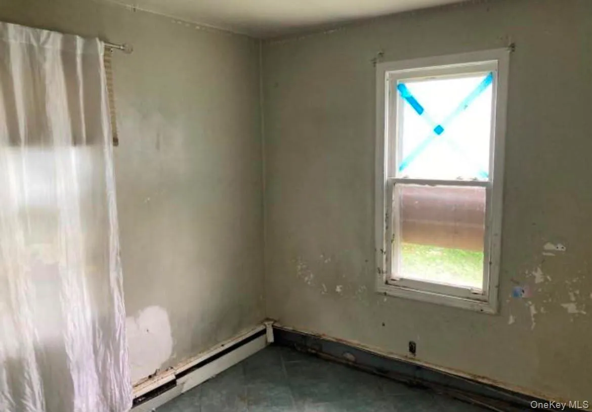 40 East Avenue, Hempstead, NY, 4 Bedrooms Bedrooms, 8 Rooms Rooms,2 BathroomsBathrooms,Residential,For Rent,East,0,1019487 40 East Avenue, Hempstead, NY, 4 Bedrooms Bedrooms, 8 Rooms Rooms,2 BathroomsBathrooms,Residential,For Rent,East,0,1019487