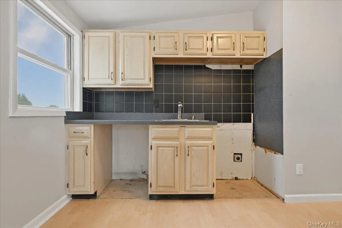 258 Marguerite Avenue, Hempstead, NY, 4 Bedrooms Bedrooms, 8 Rooms Rooms,2 BathroomsBathrooms,Residential,For Rent,Marguerite,0,1019489 258 Marguerite Avenue, Hempstead, NY, 4 Bedrooms Bedrooms, 8 Rooms Rooms,2 BathroomsBathrooms,Residential,For Rent,Marguerite,0,1019489