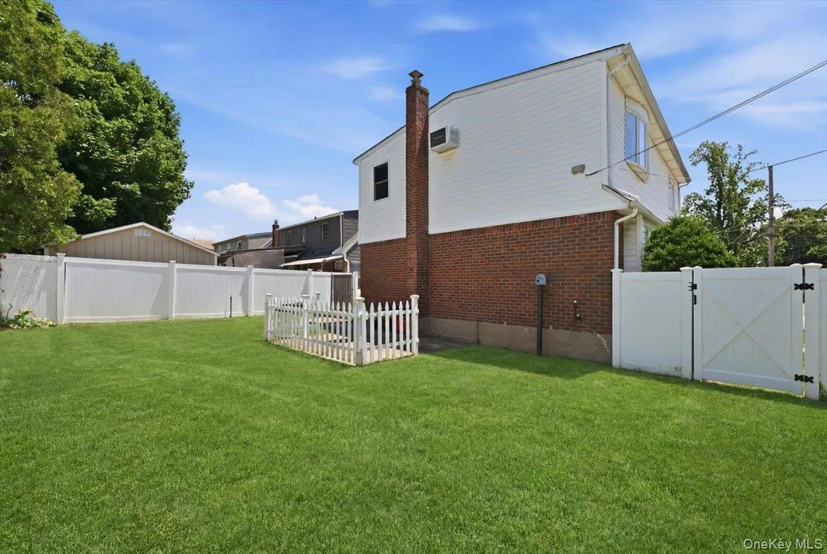 258 Marguerite Avenue, Hempstead, NY, 4 Bedrooms Bedrooms, 8 Rooms Rooms,2 BathroomsBathrooms,Residential,For Rent,Marguerite,0,1019489 258 Marguerite Avenue, Hempstead, NY, 4 Bedrooms Bedrooms, 8 Rooms Rooms,2 BathroomsBathrooms,Residential,For Rent,Marguerite,0,1019489