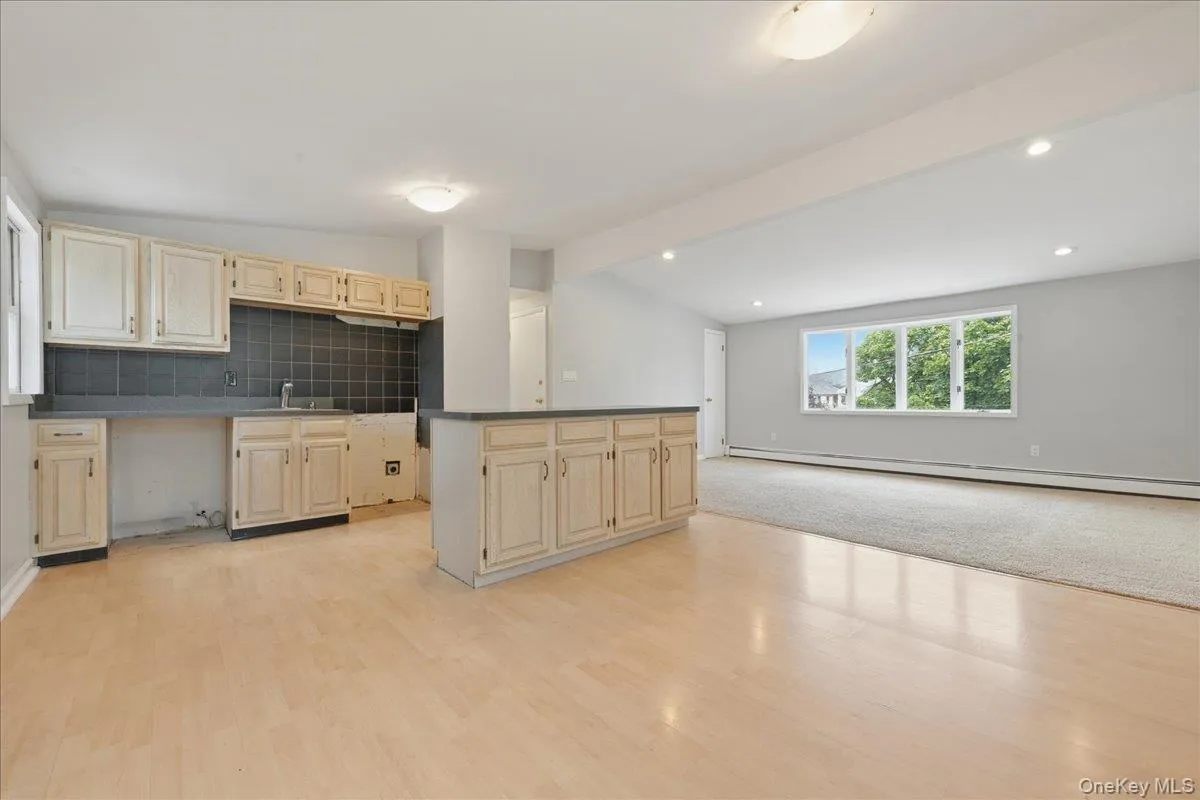 258 Marguerite Avenue, Hempstead, NY, 4 Bedrooms Bedrooms, 8 Rooms Rooms,2 BathroomsBathrooms,Residential,For Rent,Marguerite,0,1019489 258 Marguerite Avenue, Hempstead, NY, 4 Bedrooms Bedrooms, 8 Rooms Rooms,2 BathroomsBathrooms,Residential,For Rent,Marguerite,0,1019489