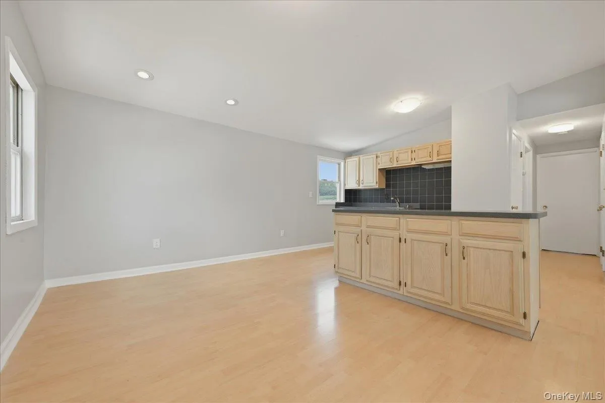 258 Marguerite Avenue, Hempstead, NY, 4 Bedrooms Bedrooms, 8 Rooms Rooms,2 BathroomsBathrooms,Residential,For Rent,Marguerite,0,1019489 258 Marguerite Avenue, Hempstead, NY, 4 Bedrooms Bedrooms, 8 Rooms Rooms,2 BathroomsBathrooms,Residential,For Rent,Marguerite,0,1019489