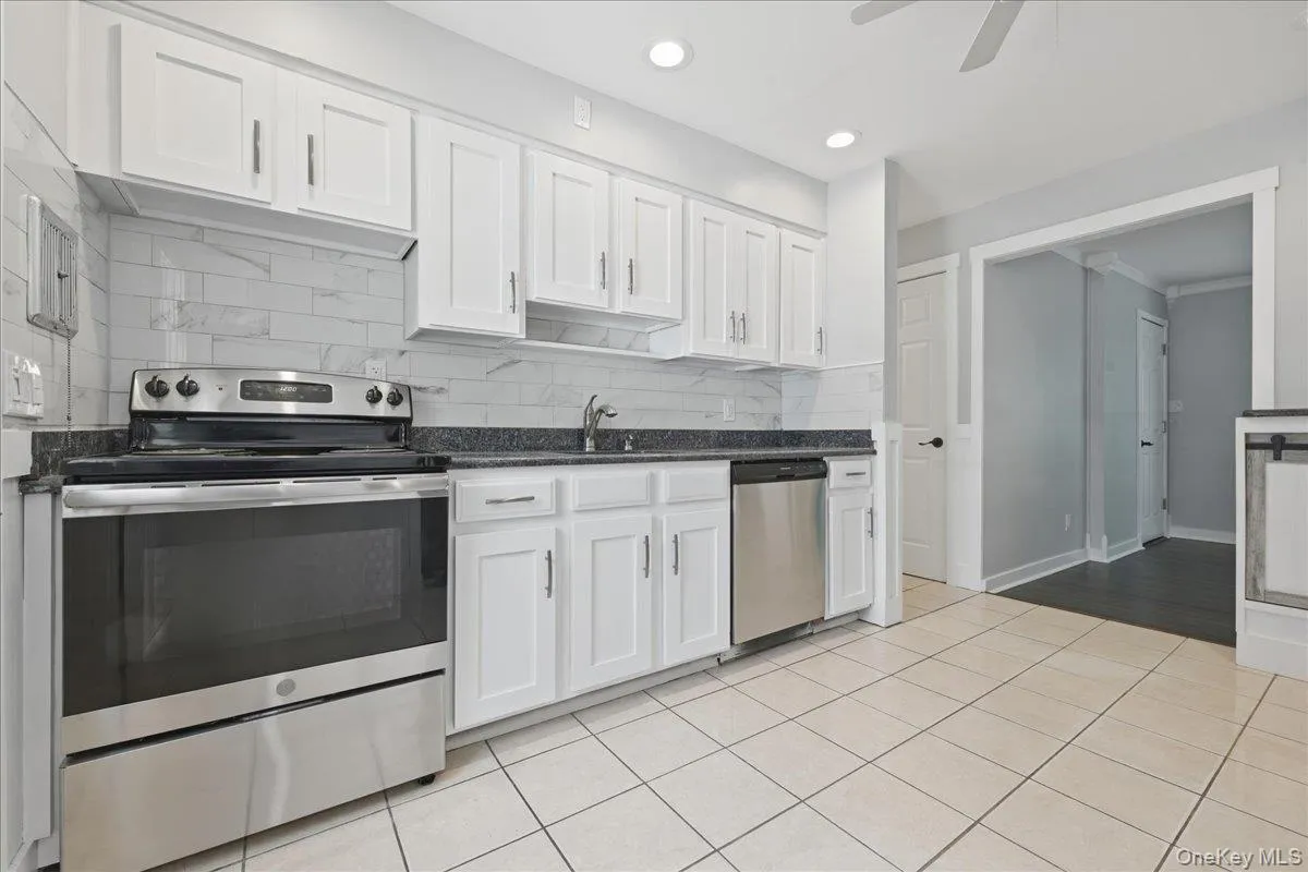 258 Marguerite Avenue, Hempstead, NY, 4 Bedrooms Bedrooms, 8 Rooms Rooms,2 BathroomsBathrooms,Residential,For Rent,Marguerite,0,1019489 258 Marguerite Avenue, Hempstead, NY, 4 Bedrooms Bedrooms, 8 Rooms Rooms,2 BathroomsBathrooms,Residential,For Rent,Marguerite,0,1019489