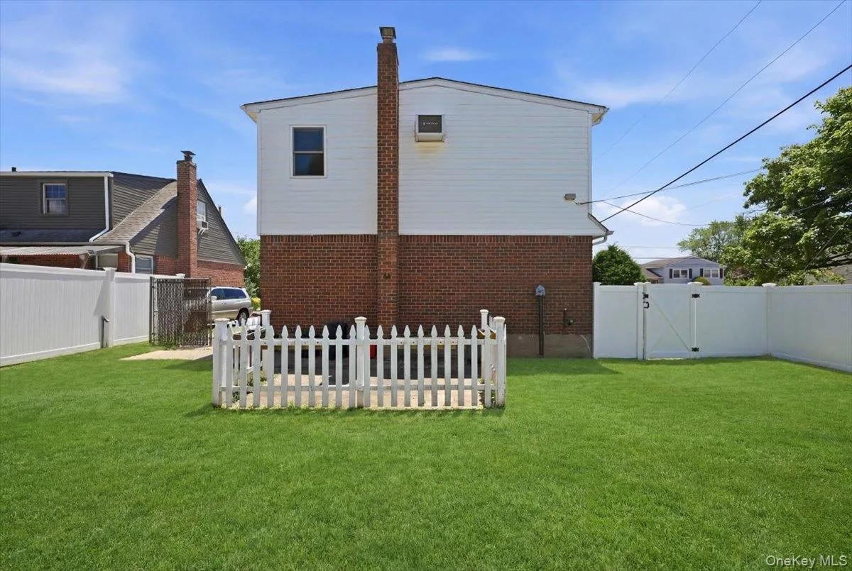 258 Marguerite Avenue, Hempstead, NY, 4 Bedrooms Bedrooms, 8 Rooms Rooms,2 BathroomsBathrooms,Residential,For Rent,Marguerite,0,1019489 258 Marguerite Avenue, Hempstead, NY, 4 Bedrooms Bedrooms, 8 Rooms Rooms,2 BathroomsBathrooms,Residential,For Rent,Marguerite,0,1019489