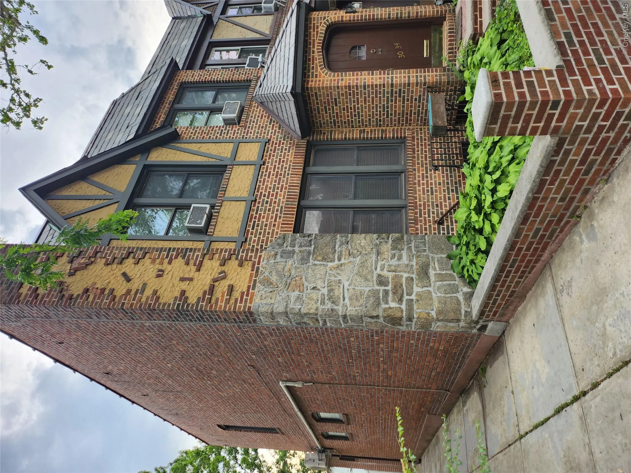30-34 85th Street, New York, NY, 3 Bedrooms Bedrooms, 6 Rooms Rooms,2 BathroomsBathrooms,Residential,For Rent,85th,0,1019491 30-34 85th Street, New York, NY, 3 Bedrooms Bedrooms, 6 Rooms Rooms,2 BathroomsBathrooms,Residential,For Rent,85th,0,1019491