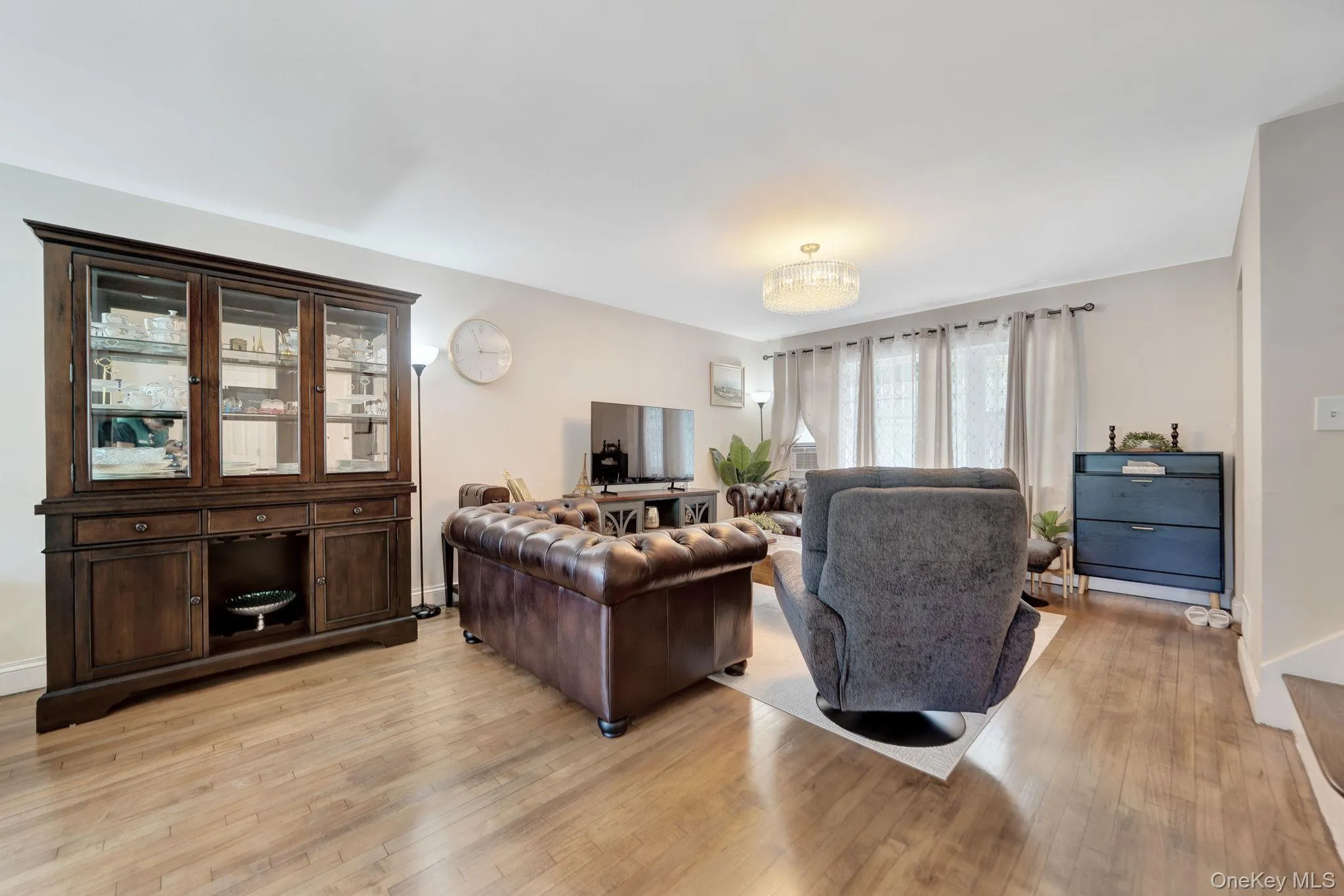2067 Chatterton Avenue, New York, NY, 3 Bedrooms Bedrooms, 8 Rooms Rooms,2 BathroomsBathrooms,Residential,For Rent,Chatterton,0,1019492 2067 Chatterton Avenue, New York, NY, 3 Bedrooms Bedrooms, 8 Rooms Rooms,2 BathroomsBathrooms,Residential,For Rent,Chatterton,0,1019492