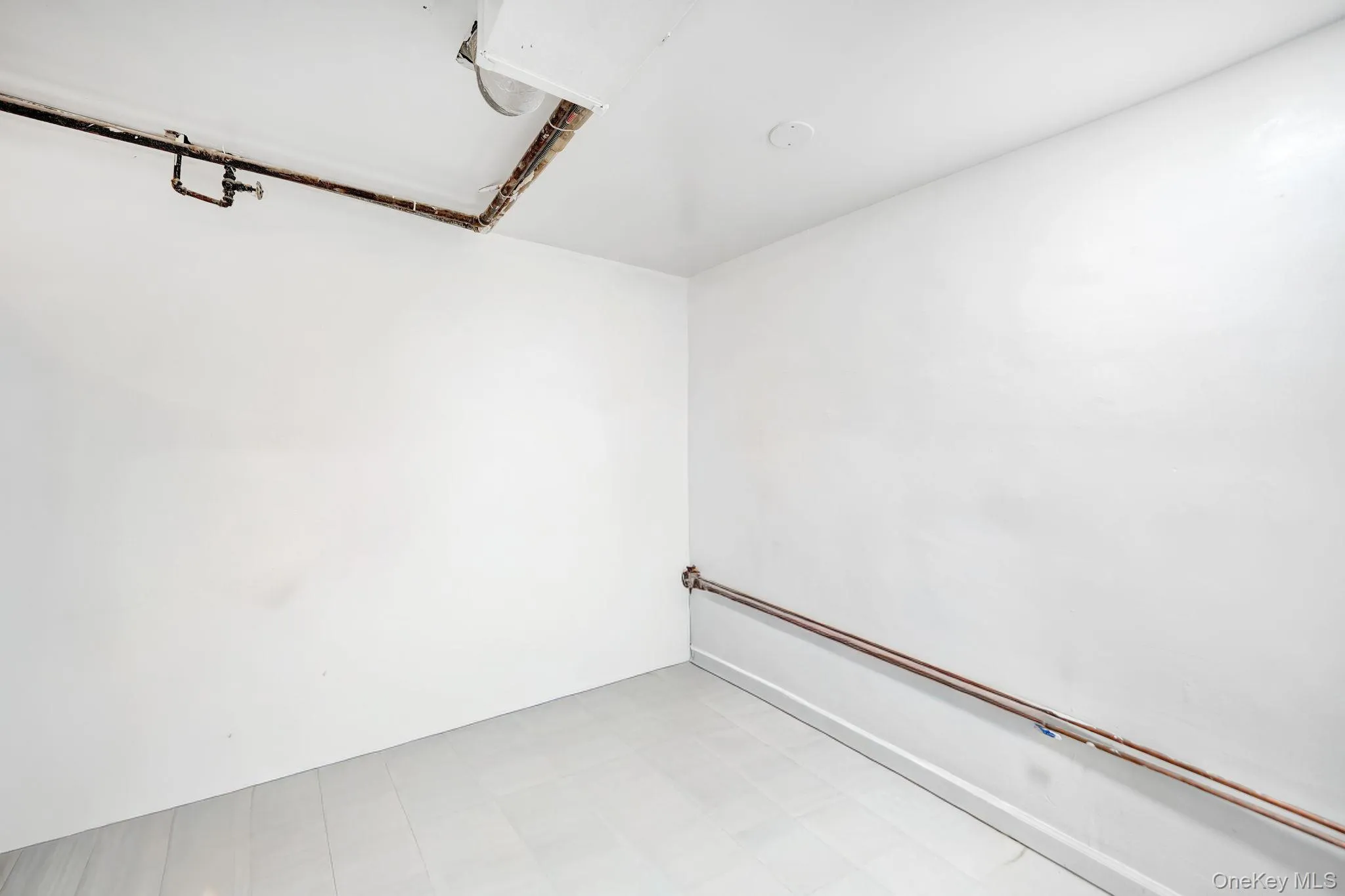 2067 Chatterton Avenue, New York, NY, 3 Bedrooms Bedrooms, 8 Rooms Rooms,2 BathroomsBathrooms,Residential,For Rent,Chatterton,0,1019492 2067 Chatterton Avenue, New York, NY, 3 Bedrooms Bedrooms, 8 Rooms Rooms,2 BathroomsBathrooms,Residential,For Rent,Chatterton,0,1019492