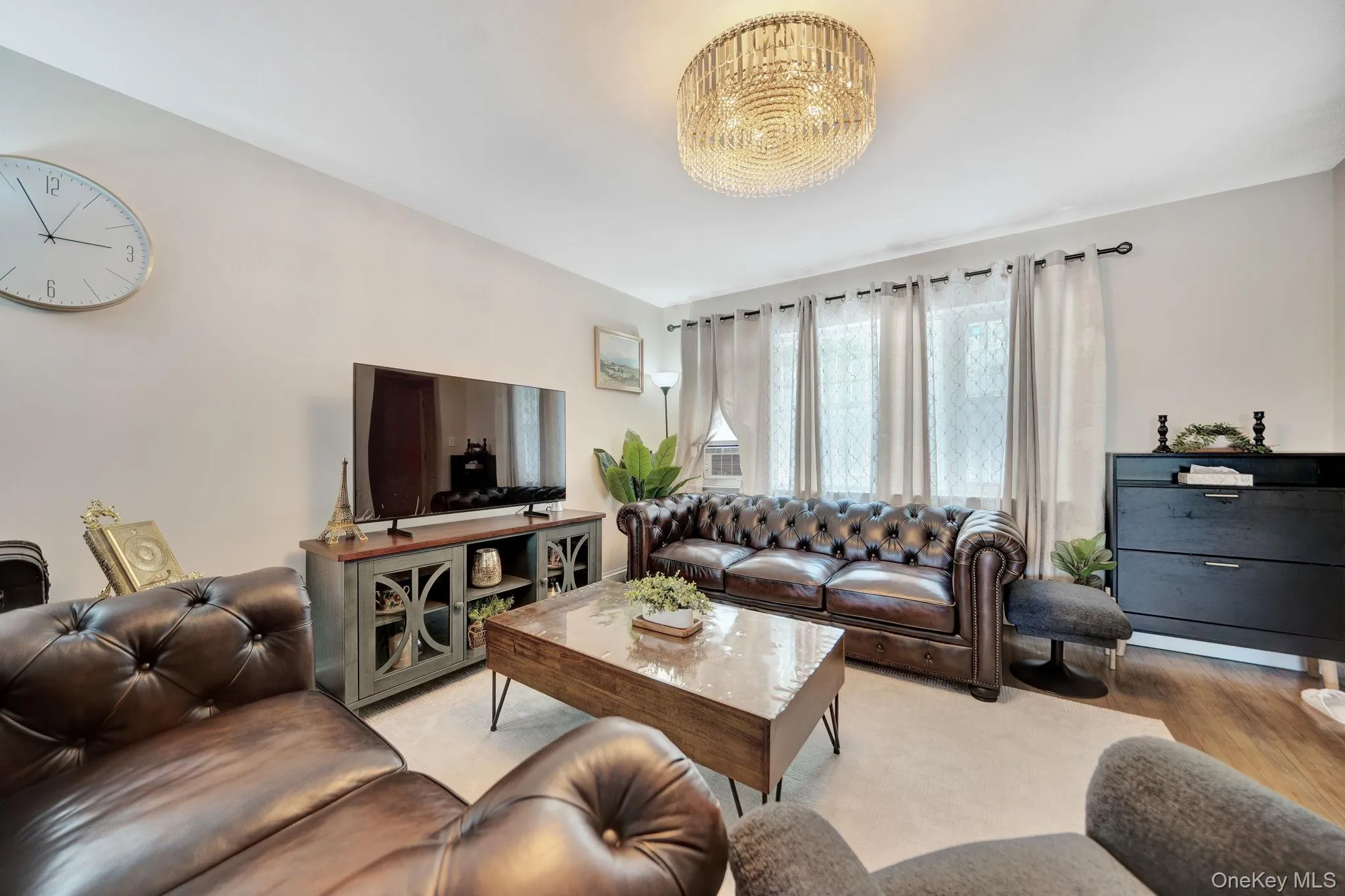 2067 Chatterton Avenue, New York, NY, 3 Bedrooms Bedrooms, 8 Rooms Rooms,2 BathroomsBathrooms,Residential,For Rent,Chatterton,0,1019492 2067 Chatterton Avenue, New York, NY, 3 Bedrooms Bedrooms, 8 Rooms Rooms,2 BathroomsBathrooms,Residential,For Rent,Chatterton,0,1019492