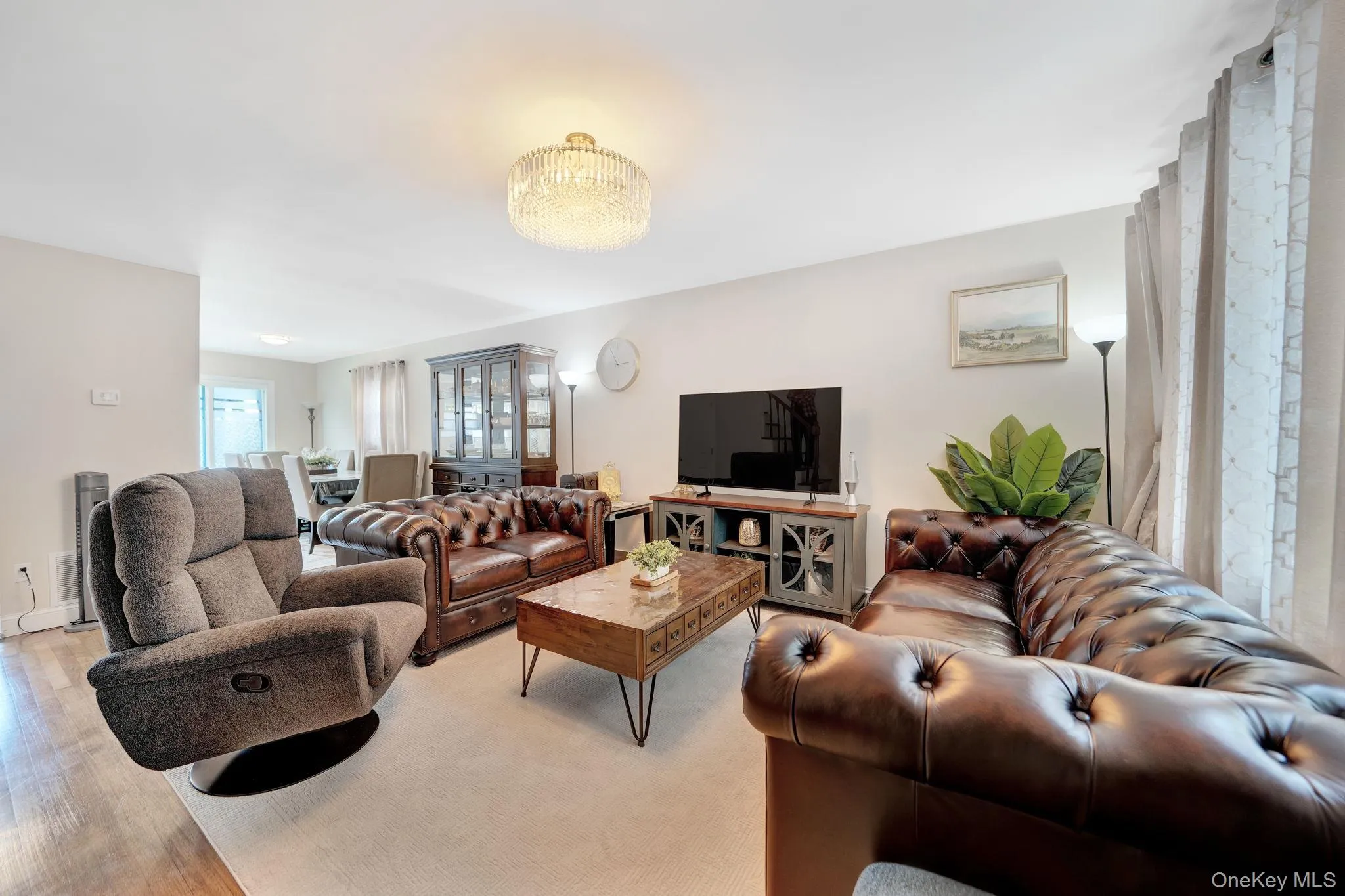 2067 Chatterton Avenue, New York, NY, 3 Bedrooms Bedrooms, 8 Rooms Rooms,2 BathroomsBathrooms,Residential,For Rent,Chatterton,0,1019492 2067 Chatterton Avenue, New York, NY, 3 Bedrooms Bedrooms, 8 Rooms Rooms,2 BathroomsBathrooms,Residential,For Rent,Chatterton,0,1019492