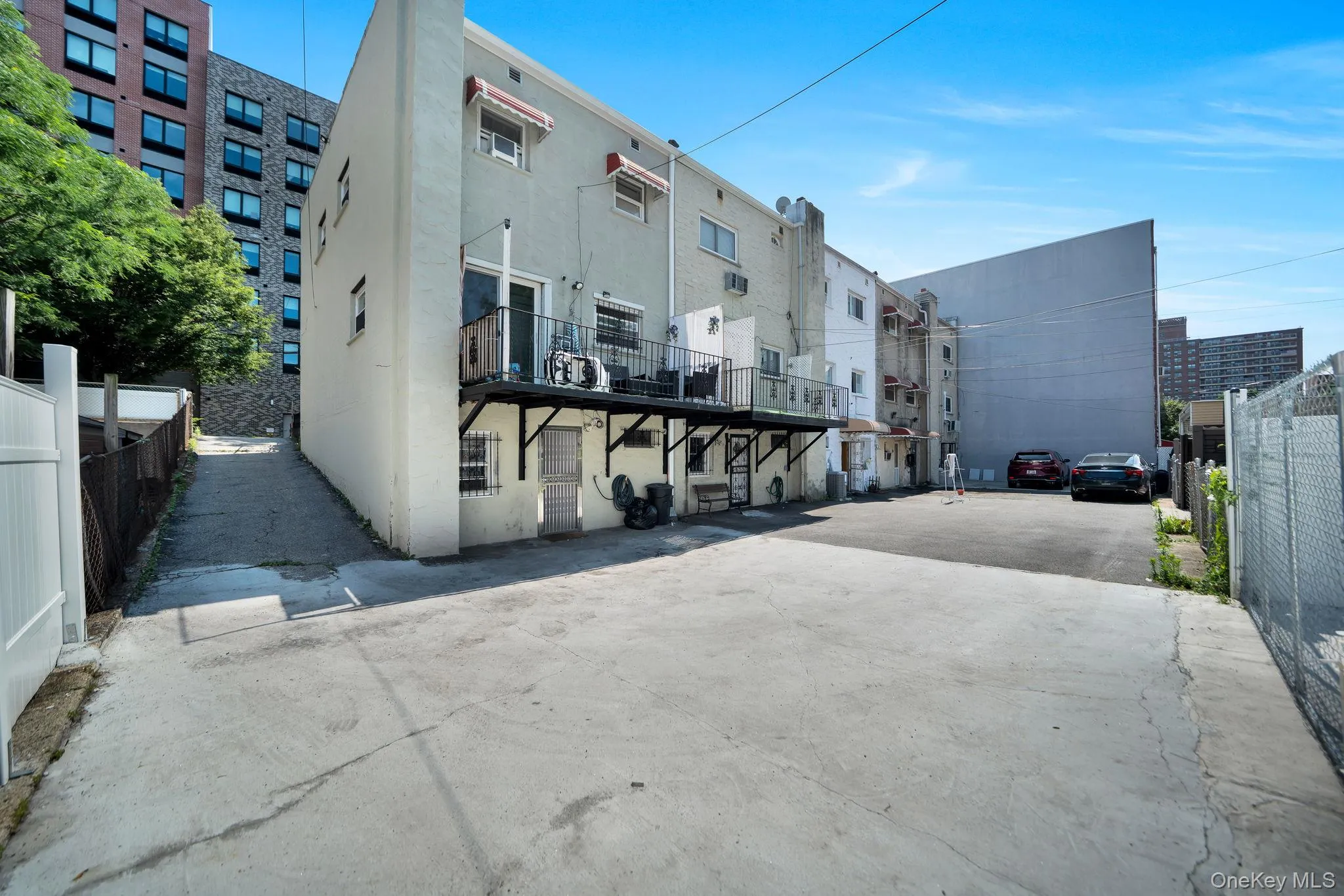 2067 Chatterton Avenue, New York, NY, 3 Bedrooms Bedrooms, 8 Rooms Rooms,2 BathroomsBathrooms,Residential,For Rent,Chatterton,0,1019492 2067 Chatterton Avenue, New York, NY, 3 Bedrooms Bedrooms, 8 Rooms Rooms,2 BathroomsBathrooms,Residential,For Rent,Chatterton,0,1019492