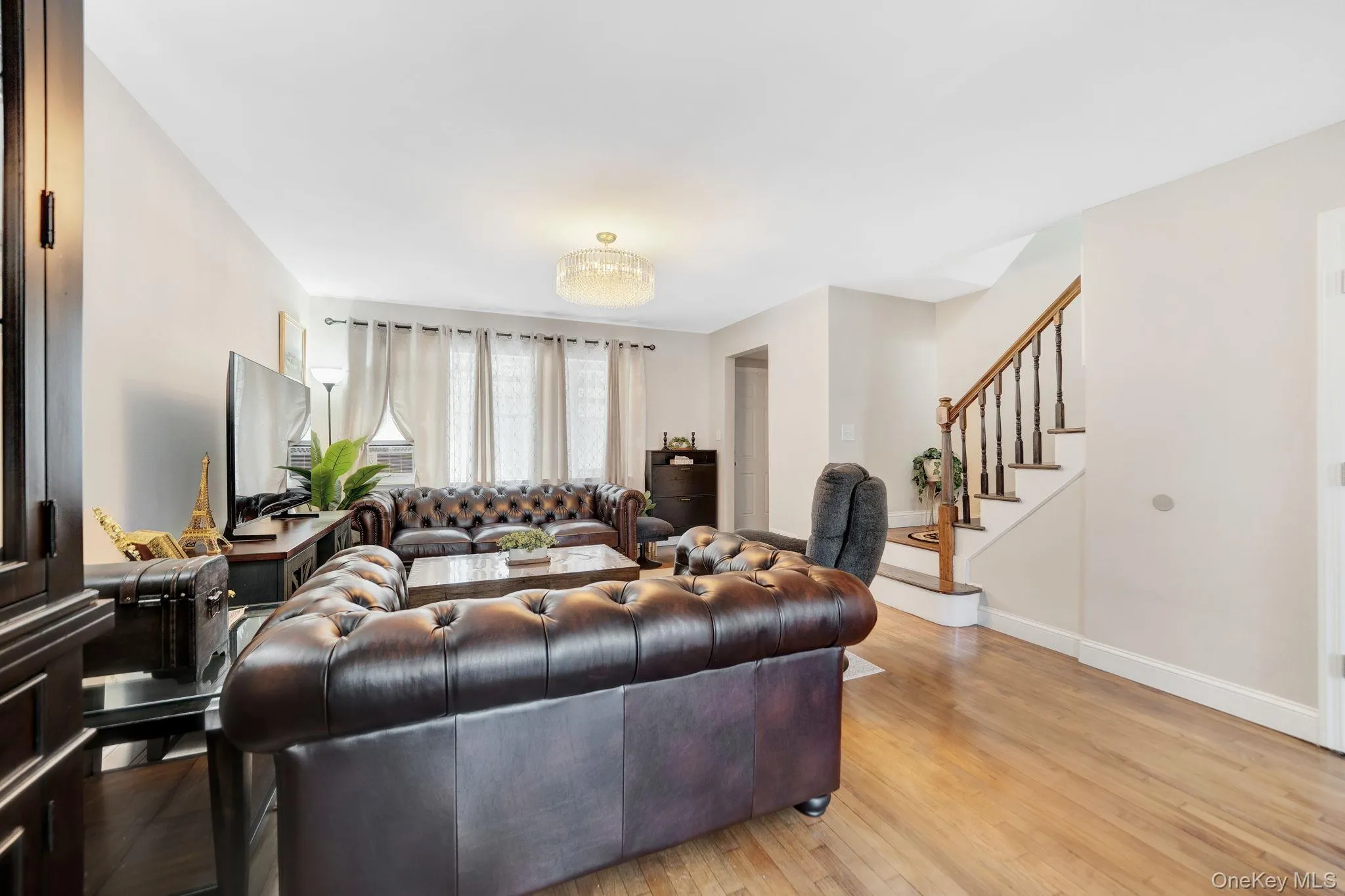 2067 Chatterton Avenue, New York, NY, 3 Bedrooms Bedrooms, 8 Rooms Rooms,2 BathroomsBathrooms,Residential,For Rent,Chatterton,0,1019492 2067 Chatterton Avenue, New York, NY, 3 Bedrooms Bedrooms, 8 Rooms Rooms,2 BathroomsBathrooms,Residential,For Rent,Chatterton,0,1019492