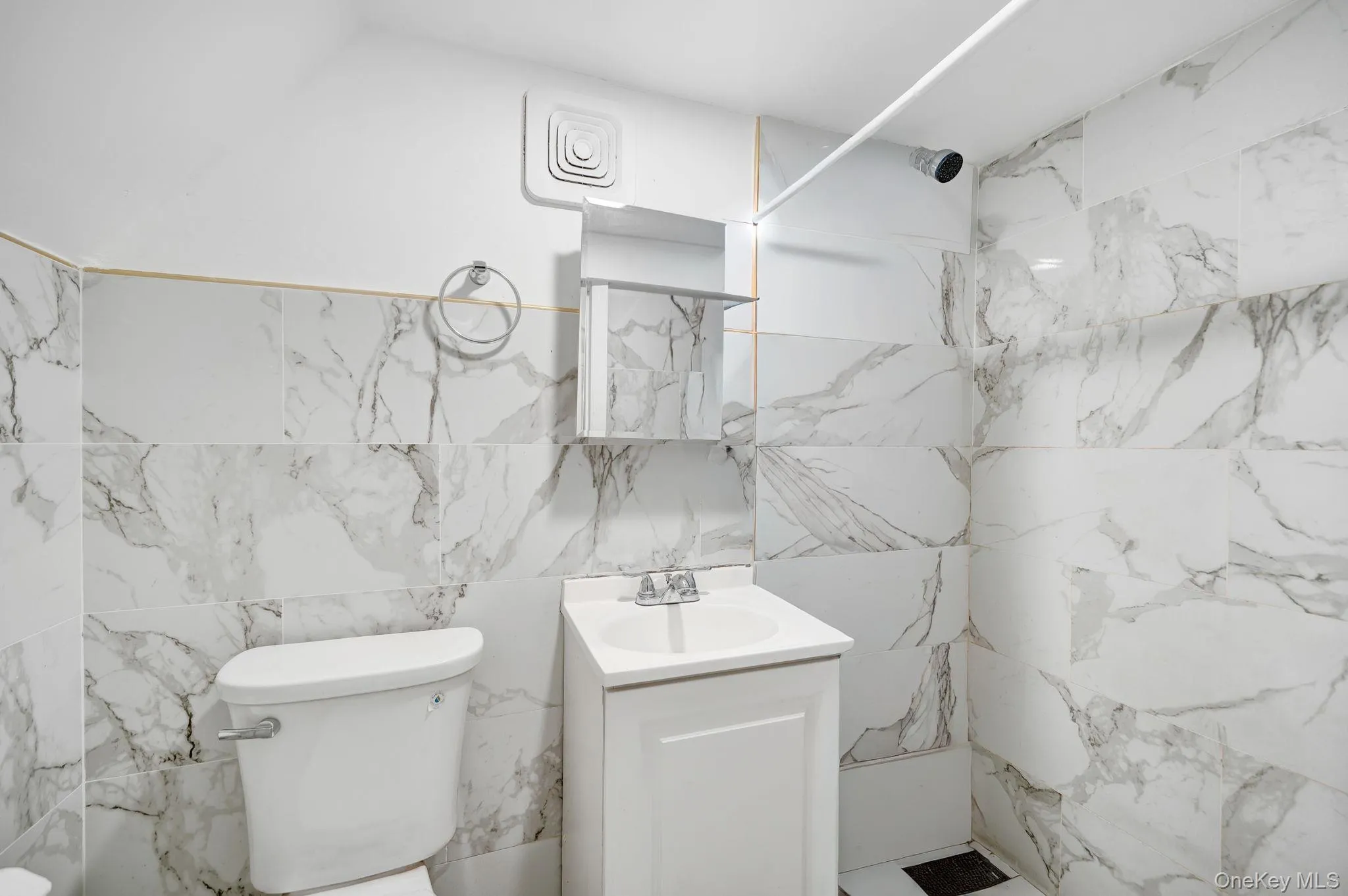 2067 Chatterton Avenue, New York, NY, 3 Bedrooms Bedrooms, 8 Rooms Rooms,2 BathroomsBathrooms,Residential,For Rent,Chatterton,0,1019492 2067 Chatterton Avenue, New York, NY, 3 Bedrooms Bedrooms, 8 Rooms Rooms,2 BathroomsBathrooms,Residential,For Rent,Chatterton,0,1019492