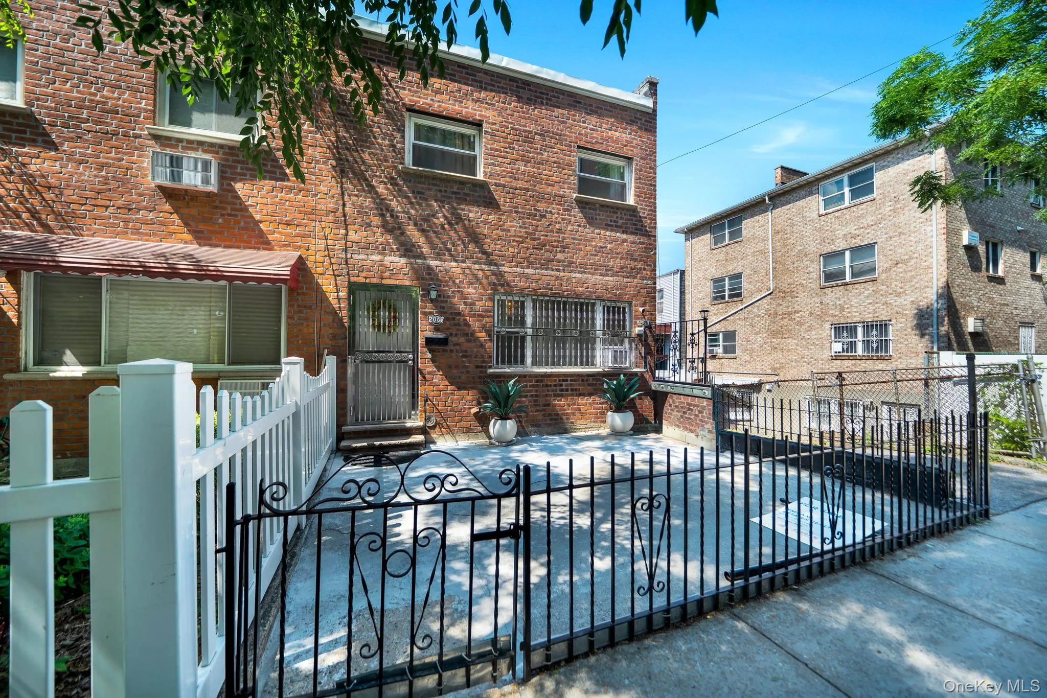 2067 Chatterton Avenue, New York, NY, 3 Bedrooms Bedrooms, 8 Rooms Rooms,2 BathroomsBathrooms,Residential,For Rent,Chatterton,0,1019492 2067 Chatterton Avenue, New York, NY, 3 Bedrooms Bedrooms, 8 Rooms Rooms,2 BathroomsBathrooms,Residential,For Rent,Chatterton,0,1019492