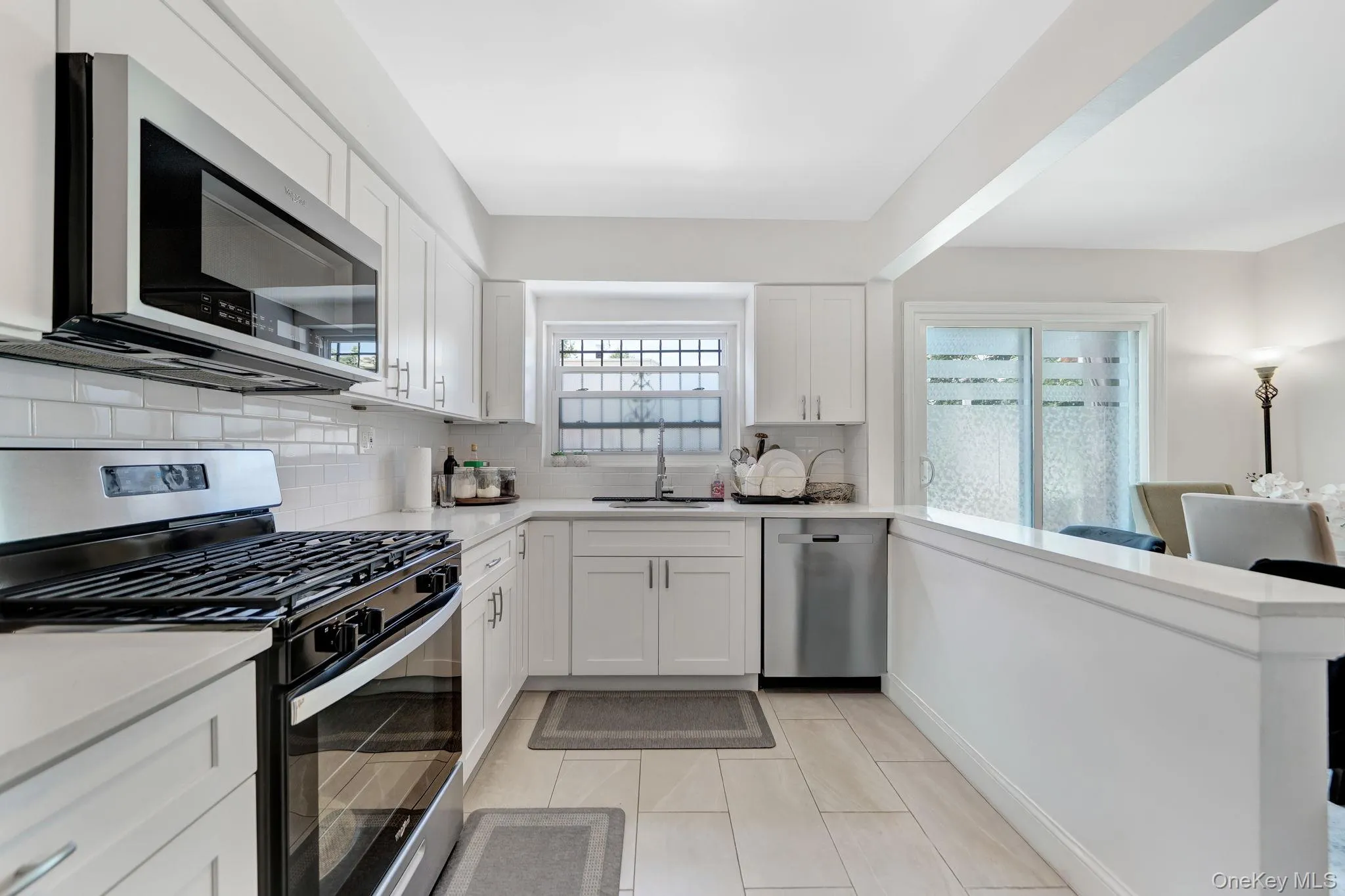 2067 Chatterton Avenue, New York, NY, 3 Bedrooms Bedrooms, 8 Rooms Rooms,2 BathroomsBathrooms,Residential,For Rent,Chatterton,0,1019492 2067 Chatterton Avenue, New York, NY, 3 Bedrooms Bedrooms, 8 Rooms Rooms,2 BathroomsBathrooms,Residential,For Rent,Chatterton,0,1019492