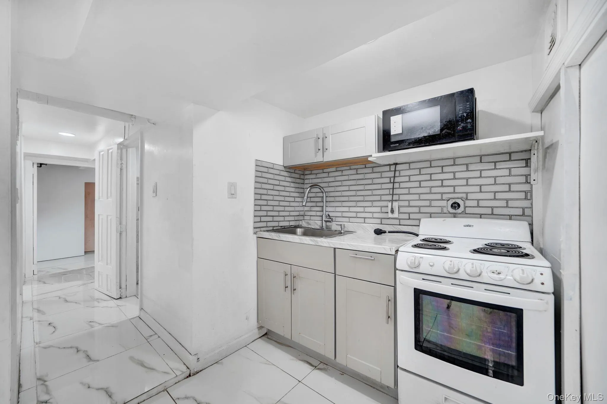 2067 Chatterton Avenue, New York, NY, 3 Bedrooms Bedrooms, 8 Rooms Rooms,2 BathroomsBathrooms,Residential,For Rent,Chatterton,0,1019492 2067 Chatterton Avenue, New York, NY, 3 Bedrooms Bedrooms, 8 Rooms Rooms,2 BathroomsBathrooms,Residential,For Rent,Chatterton,0,1019492
