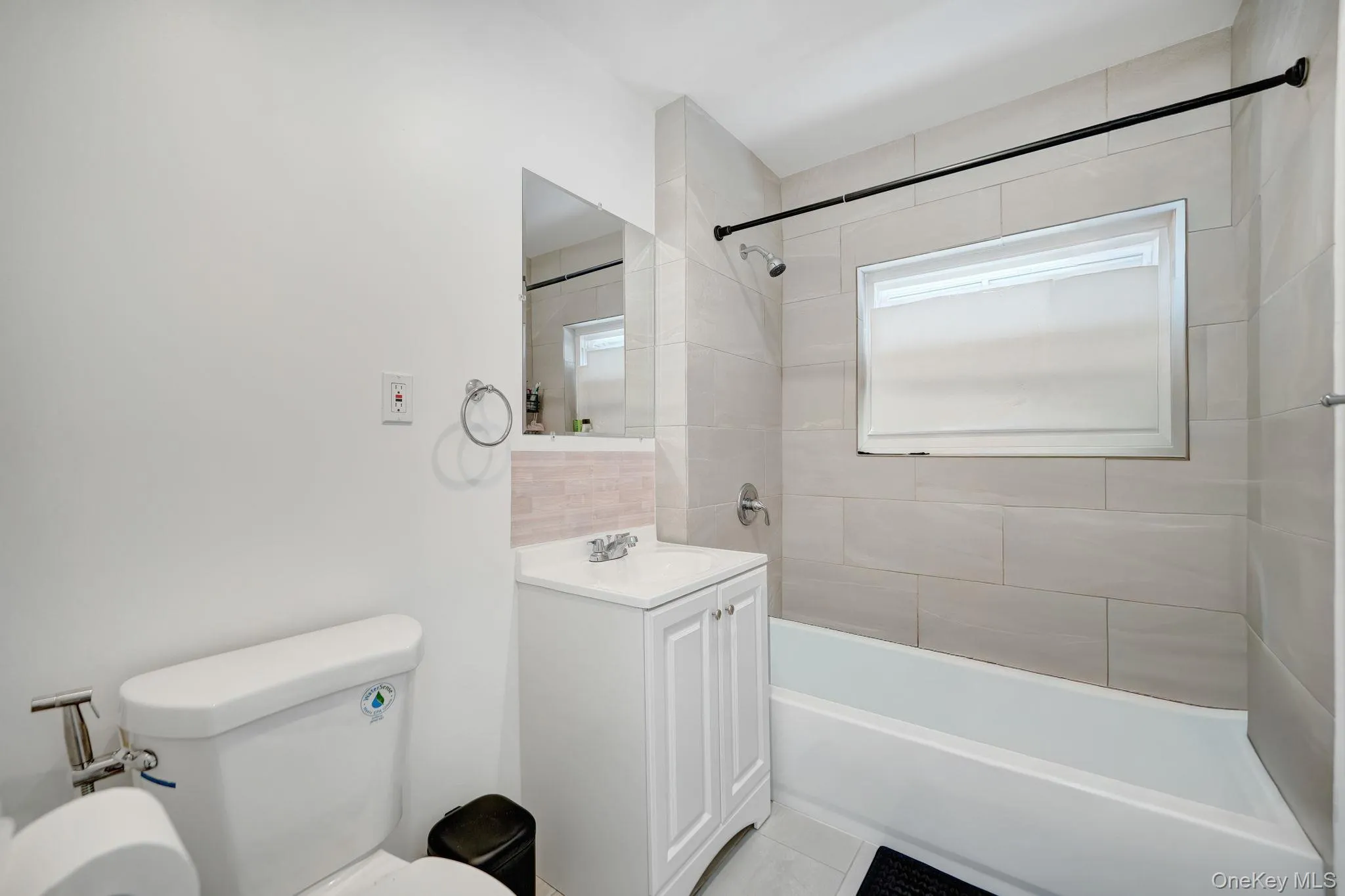 2067 Chatterton Avenue, New York, NY, 3 Bedrooms Bedrooms, 8 Rooms Rooms,2 BathroomsBathrooms,Residential,For Rent,Chatterton,0,1019492 2067 Chatterton Avenue, New York, NY, 3 Bedrooms Bedrooms, 8 Rooms Rooms,2 BathroomsBathrooms,Residential,For Rent,Chatterton,0,1019492