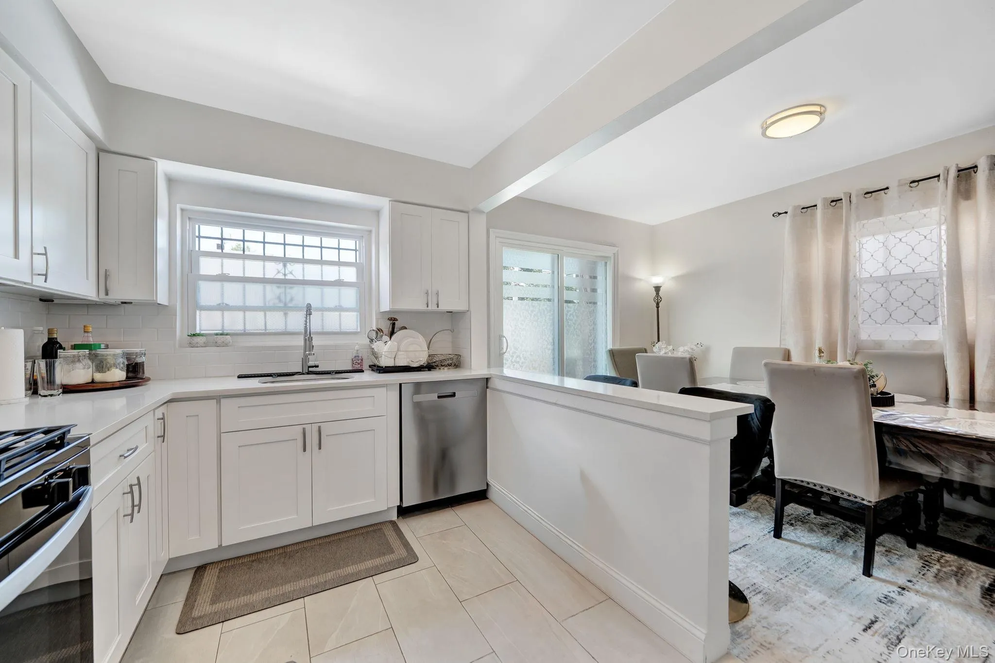 2067 Chatterton Avenue, New York, NY, 3 Bedrooms Bedrooms, 8 Rooms Rooms,2 BathroomsBathrooms,Residential,For Rent,Chatterton,0,1019492 2067 Chatterton Avenue, New York, NY, 3 Bedrooms Bedrooms, 8 Rooms Rooms,2 BathroomsBathrooms,Residential,For Rent,Chatterton,0,1019492