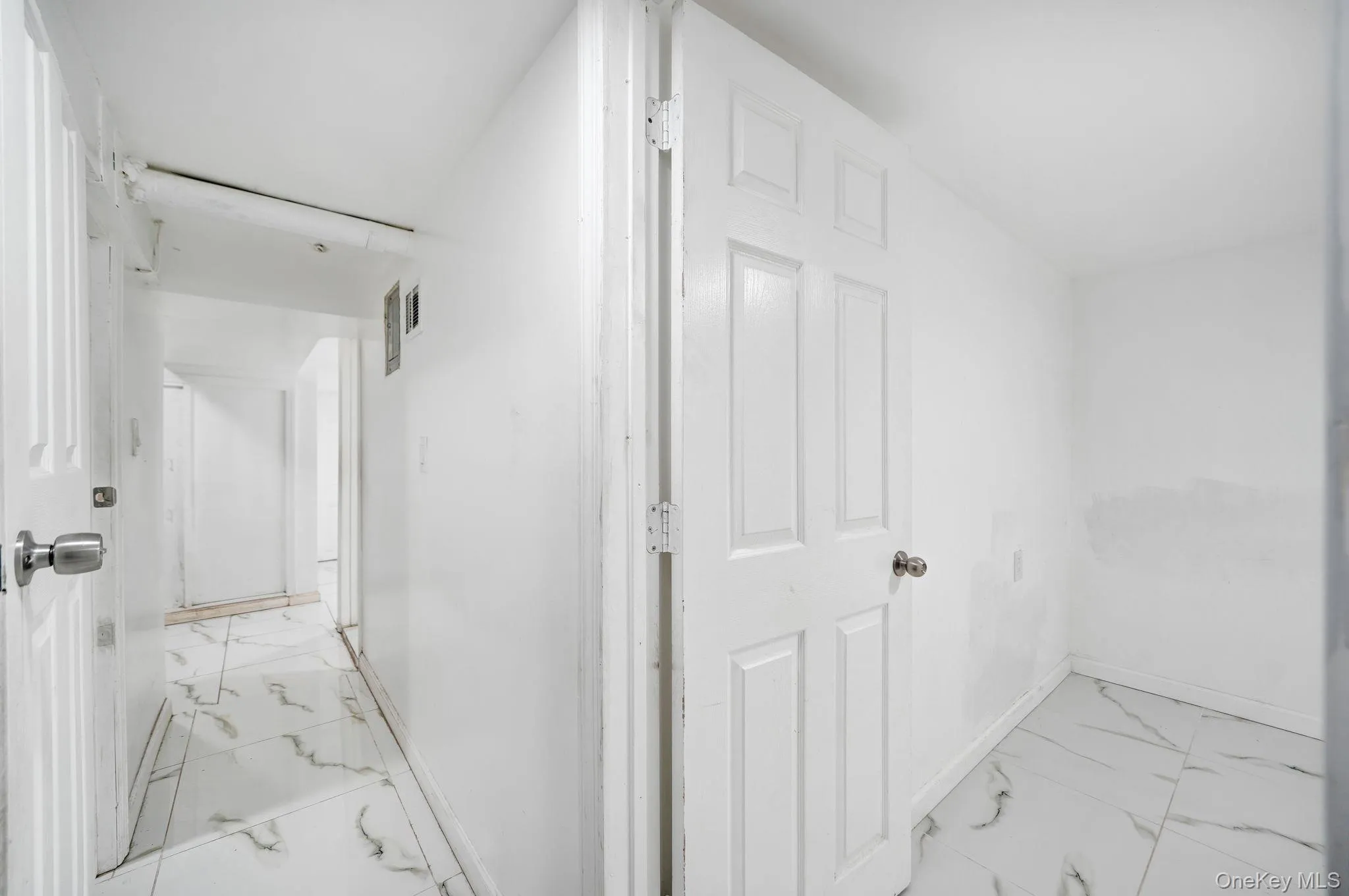 2067 Chatterton Avenue, New York, NY, 3 Bedrooms Bedrooms, 8 Rooms Rooms,2 BathroomsBathrooms,Residential,For Rent,Chatterton,0,1019492 2067 Chatterton Avenue, New York, NY, 3 Bedrooms Bedrooms, 8 Rooms Rooms,2 BathroomsBathrooms,Residential,For Rent,Chatterton,0,1019492