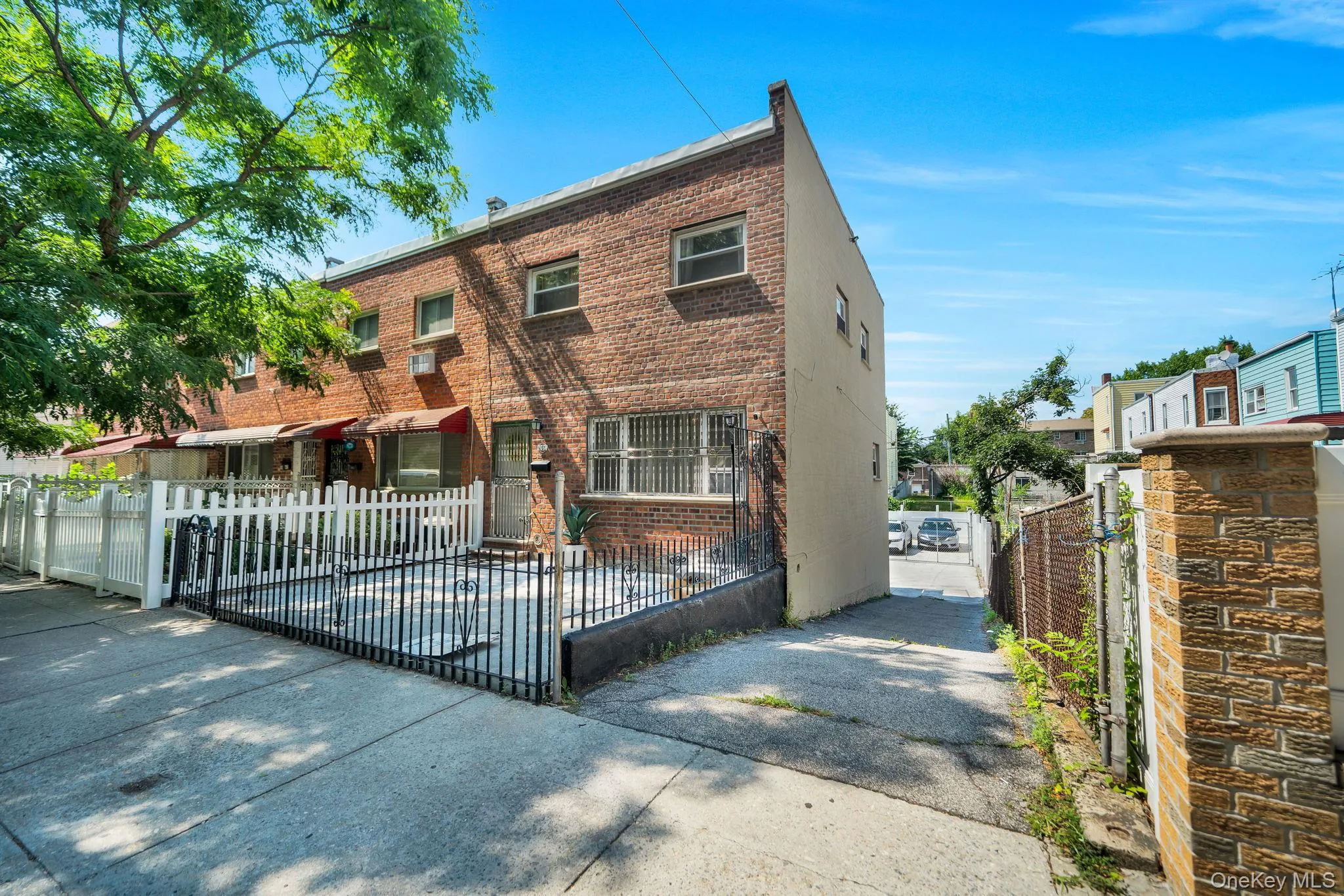 2067 Chatterton Avenue, New York, NY, 3 Bedrooms Bedrooms, 8 Rooms Rooms,2 BathroomsBathrooms,Residential,For Rent,Chatterton,0,1019492 2067 Chatterton Avenue, New York, NY, 3 Bedrooms Bedrooms, 8 Rooms Rooms,2 BathroomsBathrooms,Residential,For Rent,Chatterton,0,1019492