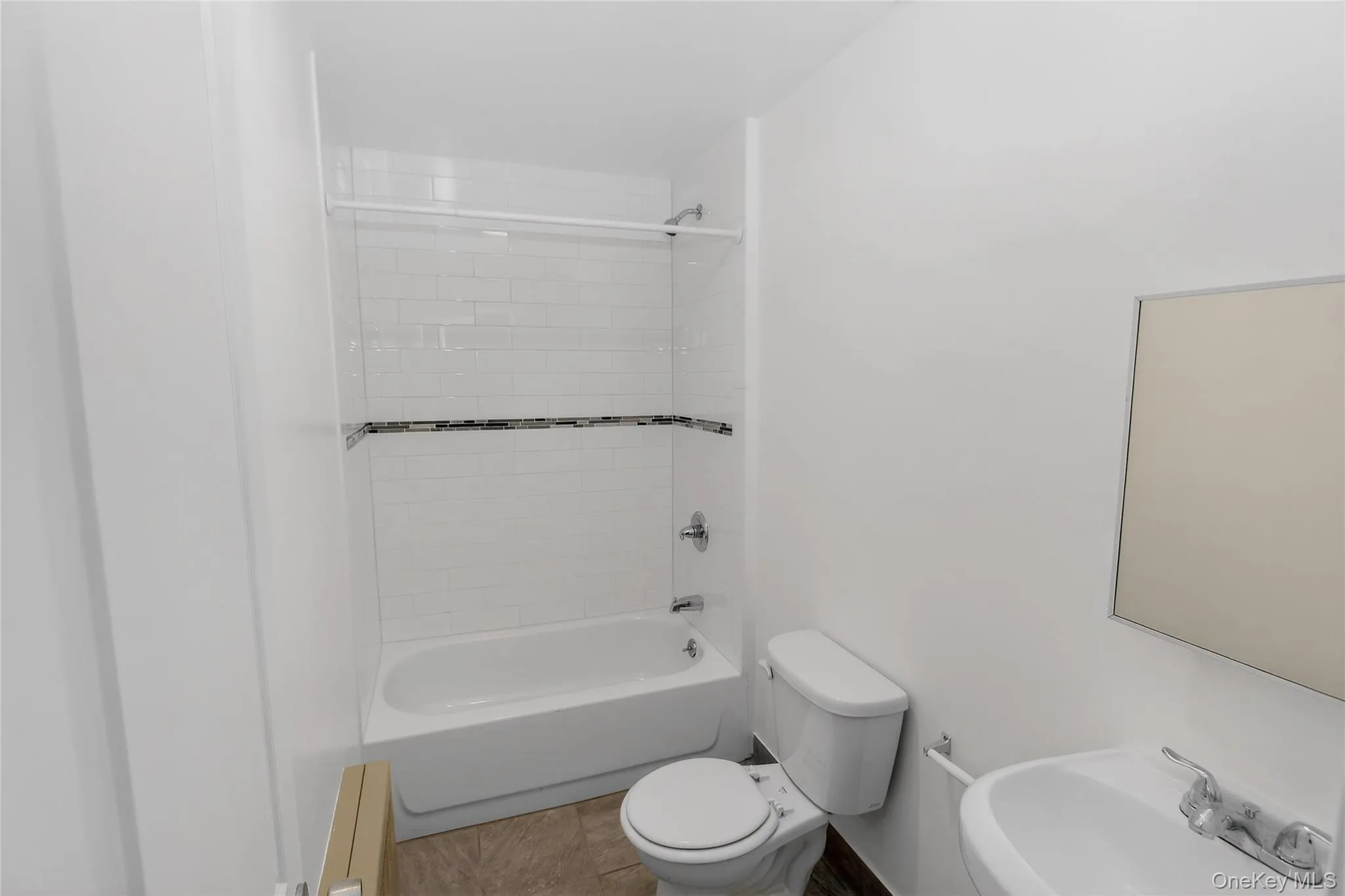 91 Elm Street, Yonkers, NY, 1 Bedroom Bedrooms, 4 Rooms Rooms,1 BathroomBathrooms,Residential Lease,For Rent,Elm,0,1019493 91 Elm Street, Yonkers, NY, 1 Bedroom Bedrooms, 4 Rooms Rooms,1 BathroomBathrooms,Residential Lease,For Rent,Elm,0,1019493
