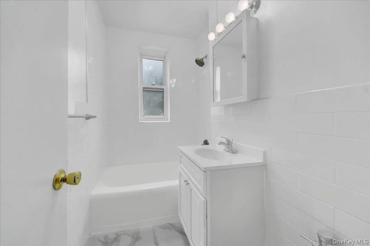 2630 Kingsbridge Terrace, New York, NY, 3 Rooms Rooms,1 BathroomBathrooms,Residential,For Rent,Kingsbridge,0,1019499 2630 Kingsbridge Terrace, New York, NY, 3 Rooms Rooms,1 BathroomBathrooms,Residential,For Rent,Kingsbridge,0,1019499