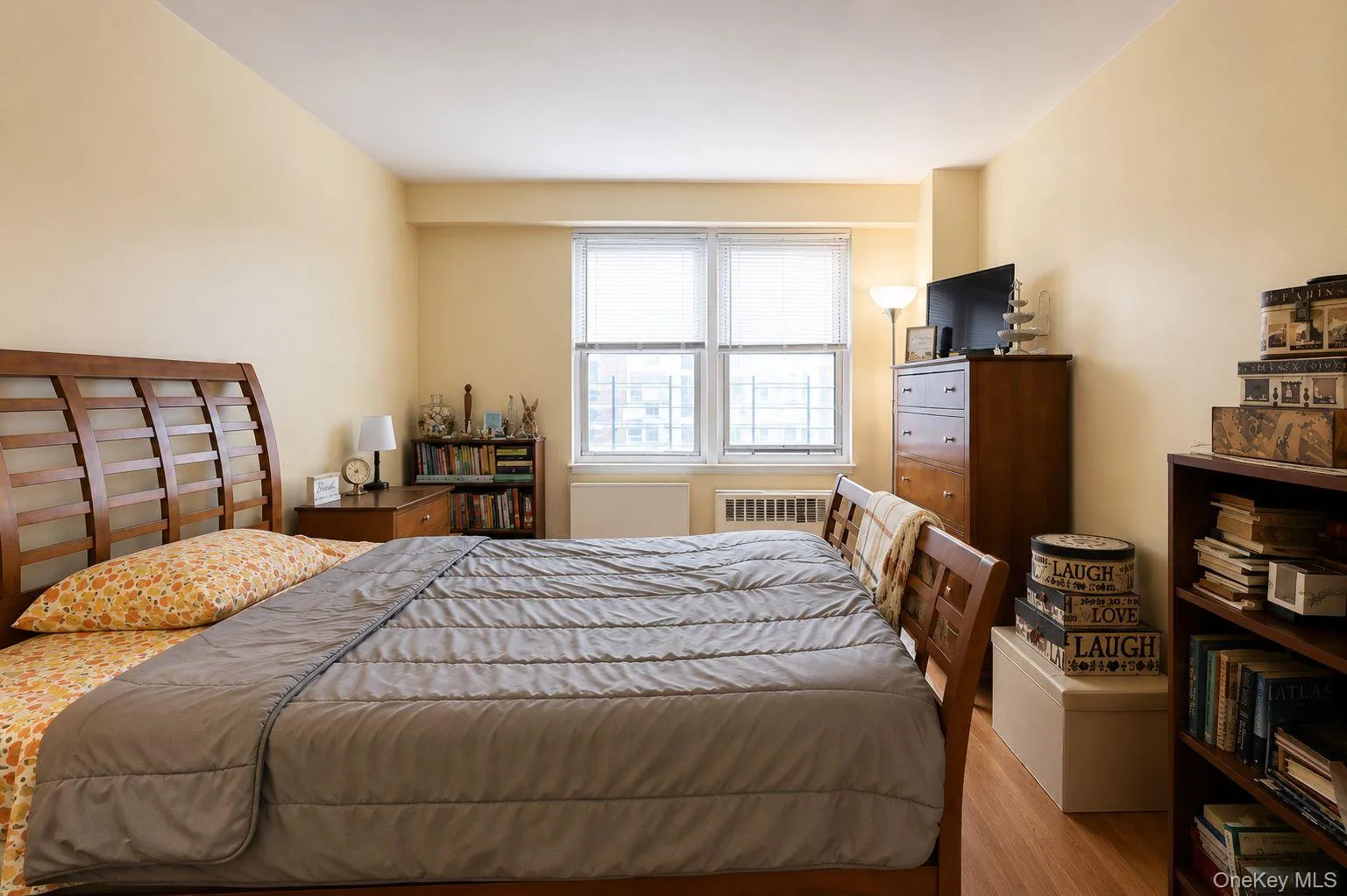 Large bedroom with double closets and double windows Large bedroom with double closets and double windows