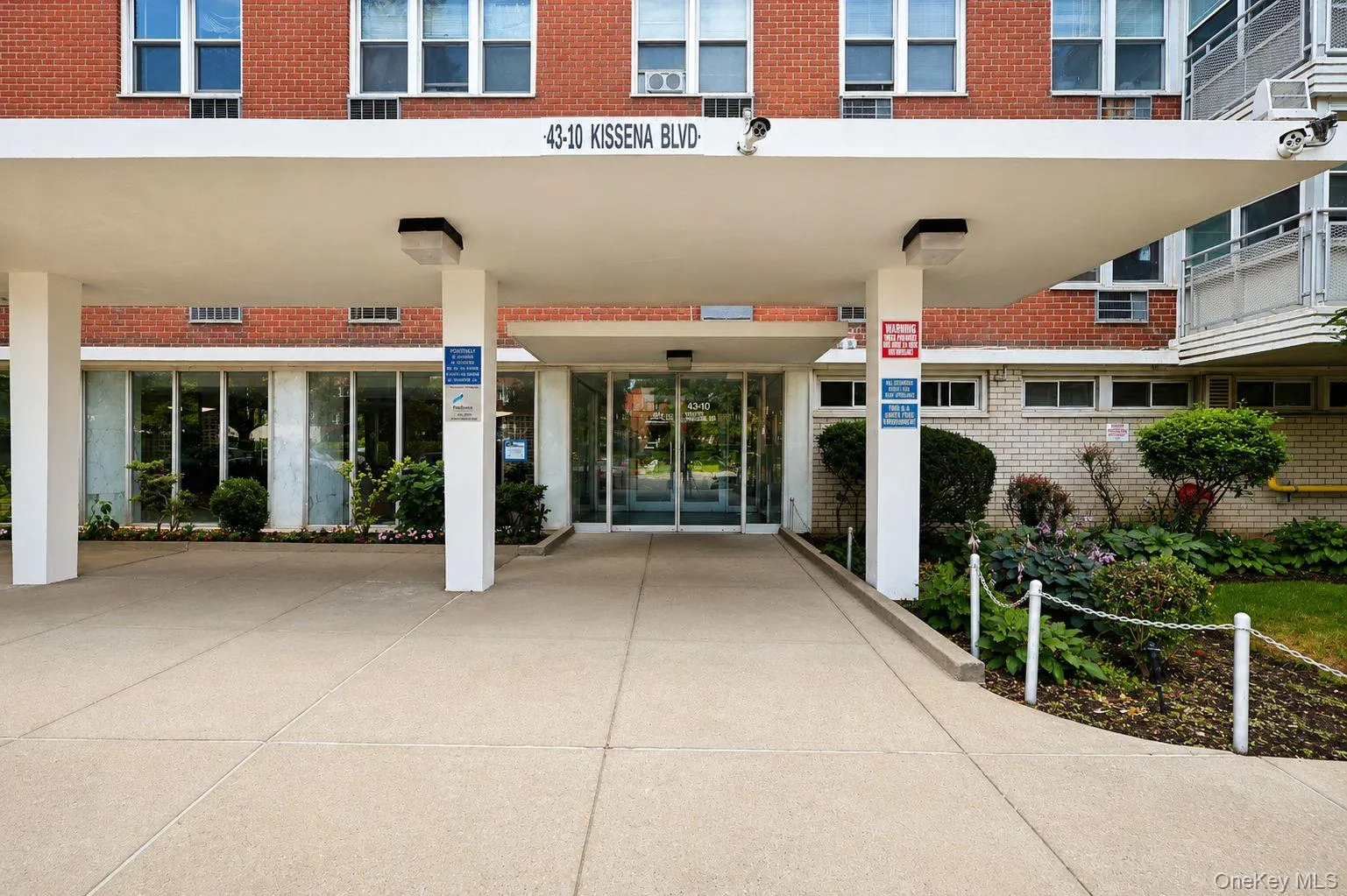 4310 Kissena Boulevard, New York, NY, 2 Bedrooms Bedrooms, 5 Rooms Rooms,1 BathroomBathrooms,Residential,For Rent,Kissena,0,1019503 4310 Kissena Boulevard, New York, NY, 2 Bedrooms Bedrooms, 5 Rooms Rooms,1 BathroomBathrooms,Residential,For Rent,Kissena,0,1019503