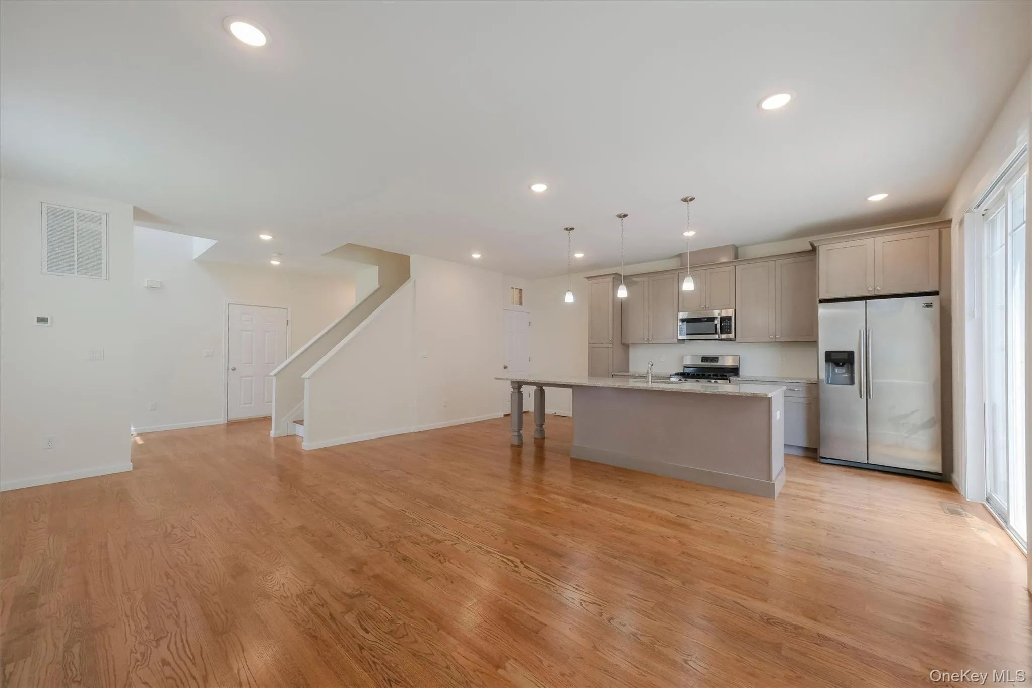 31 Magnolia Park Road, Middletown, NY, 3 Bedrooms Bedrooms, 10 Rooms Rooms,3 BathroomsBathrooms,Residential,For Rent,Magnolia Park,0,1019522 31 Magnolia Park Road, Middletown, NY, 3 Bedrooms Bedrooms, 10 Rooms Rooms,3 BathroomsBathrooms,Residential,For Rent,Magnolia Park,0,1019522