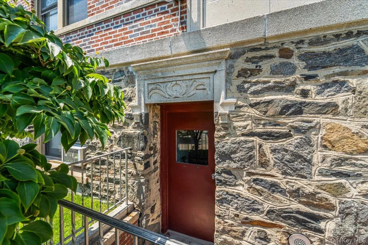 604 Tompkins Avenue, Mamaroneck, NY, 1 Bedroom Bedrooms, 3 Rooms Rooms,1 BathroomBathrooms,Residential,For Rent,Tompkins,0,1019523 604 Tompkins Avenue, Mamaroneck, NY, 1 Bedroom Bedrooms, 3 Rooms Rooms,1 BathroomBathrooms,Residential,For Rent,Tompkins,0,1019523