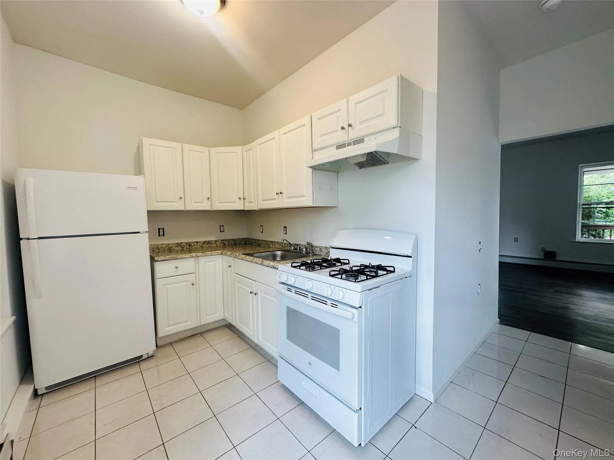 82 Garden Street, Poughkeepsie, NY, 1 Bedroom Bedrooms, 3 Rooms Rooms,1 BathroomBathrooms,Residential Lease,For Rent,Garden,0,1019529 82 Garden Street, Poughkeepsie, NY, 1 Bedroom Bedrooms, 3 Rooms Rooms,1 BathroomBathrooms,Residential Lease,For Rent,Garden,0,1019529