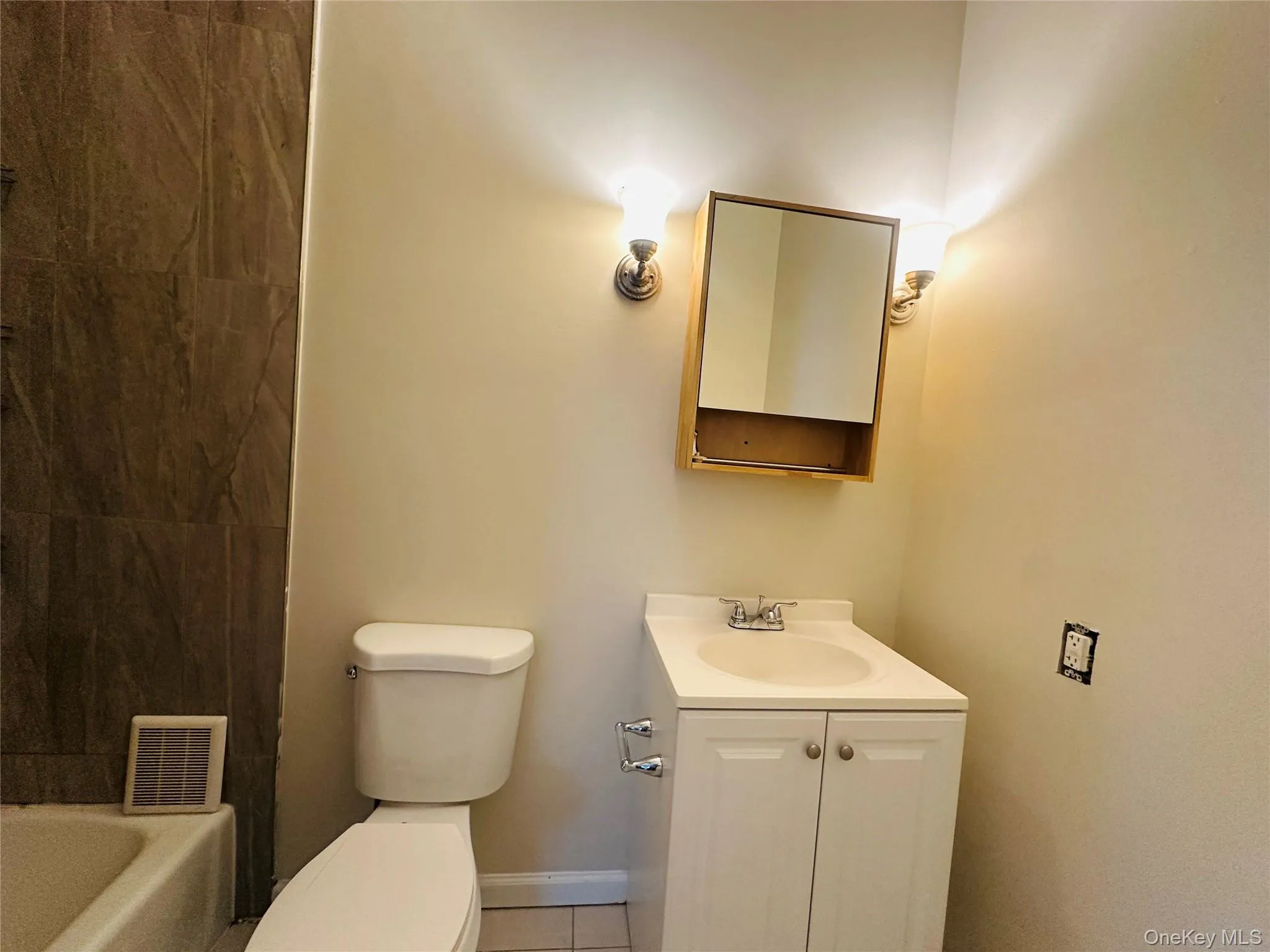 82 Garden Street, Poughkeepsie, NY, 1 Bedroom Bedrooms, 3 Rooms Rooms,1 BathroomBathrooms,Residential Lease,For Rent,Garden,0,1019529 82 Garden Street, Poughkeepsie, NY, 1 Bedroom Bedrooms, 3 Rooms Rooms,1 BathroomBathrooms,Residential Lease,For Rent,Garden,0,1019529