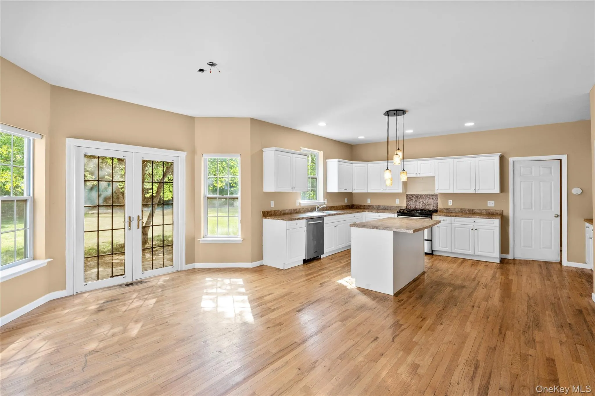 72 Sweetgum Lane, Brookhaven, NY, 4 Bedrooms Bedrooms, 9 Rooms Rooms,3 BathroomsBathrooms,Residential,For Rent,Sweetgum,0,1019536 72 Sweetgum Lane, Brookhaven, NY, 4 Bedrooms Bedrooms, 9 Rooms Rooms,3 BathroomsBathrooms,Residential,For Rent,Sweetgum,0,1019536