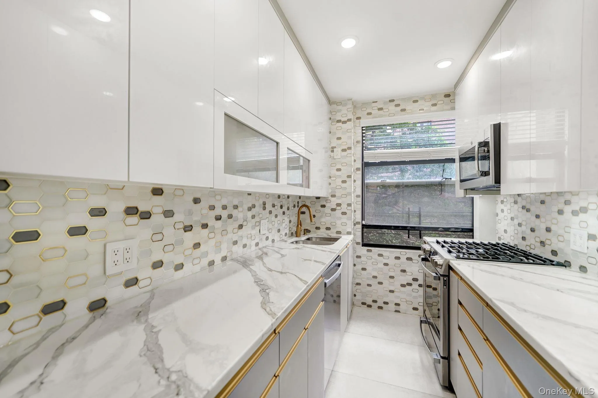 98-25 64th Road, New York, NY, 3 Bedrooms Bedrooms, 6 Rooms Rooms,2 BathroomsBathrooms,Residential,For Rent,64th,0,1019542 98-25 64th Road, New York, NY, 3 Bedrooms Bedrooms, 6 Rooms Rooms,2 BathroomsBathrooms,Residential,For Rent,64th,0,1019542