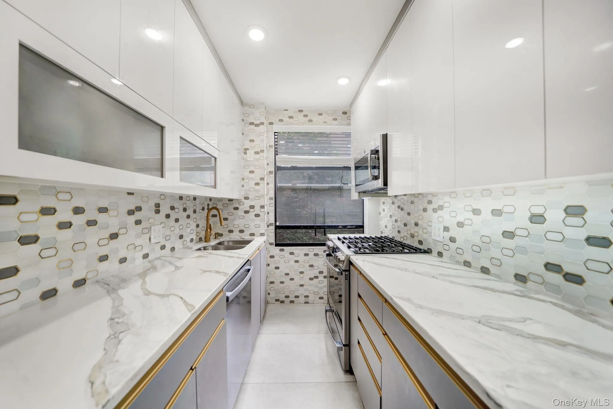 98-25 64th Road, New York, NY, 3 Bedrooms Bedrooms, 6 Rooms Rooms,2 BathroomsBathrooms,Residential,For Rent,64th,0,1019542 98-25 64th Road, New York, NY, 3 Bedrooms Bedrooms, 6 Rooms Rooms,2 BathroomsBathrooms,Residential,For Rent,64th,0,1019542