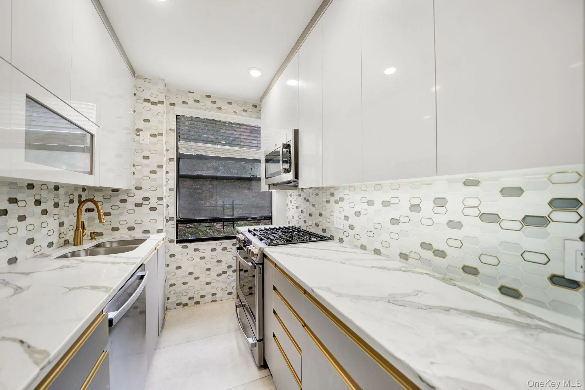 98-25 64th Road, New York, NY, 3 Bedrooms Bedrooms, 6 Rooms Rooms,2 BathroomsBathrooms,Residential,For Rent,64th,0,1019542 98-25 64th Road, New York, NY, 3 Bedrooms Bedrooms, 6 Rooms Rooms,2 BathroomsBathrooms,Residential,For Rent,64th,0,1019542