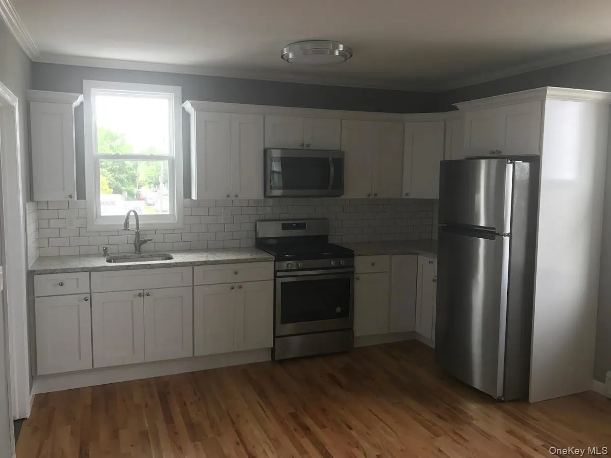 236 Montauk Highway, Babylon, NY, 1 Bedroom Bedrooms, 3 Rooms Rooms,1 BathroomBathrooms,Residential Lease,For Rent,Montauk,0,1019543 236 Montauk Highway, Babylon, NY, 1 Bedroom Bedrooms, 3 Rooms Rooms,1 BathroomBathrooms,Residential Lease,For Rent,Montauk,0,1019543