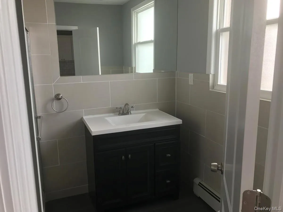 236 Montauk Highway, Babylon, NY, 1 Bedroom Bedrooms, 3 Rooms Rooms,1 BathroomBathrooms,Residential Lease,For Rent,Montauk,0,1019543 236 Montauk Highway, Babylon, NY, 1 Bedroom Bedrooms, 3 Rooms Rooms,1 BathroomBathrooms,Residential Lease,For Rent,Montauk,0,1019543