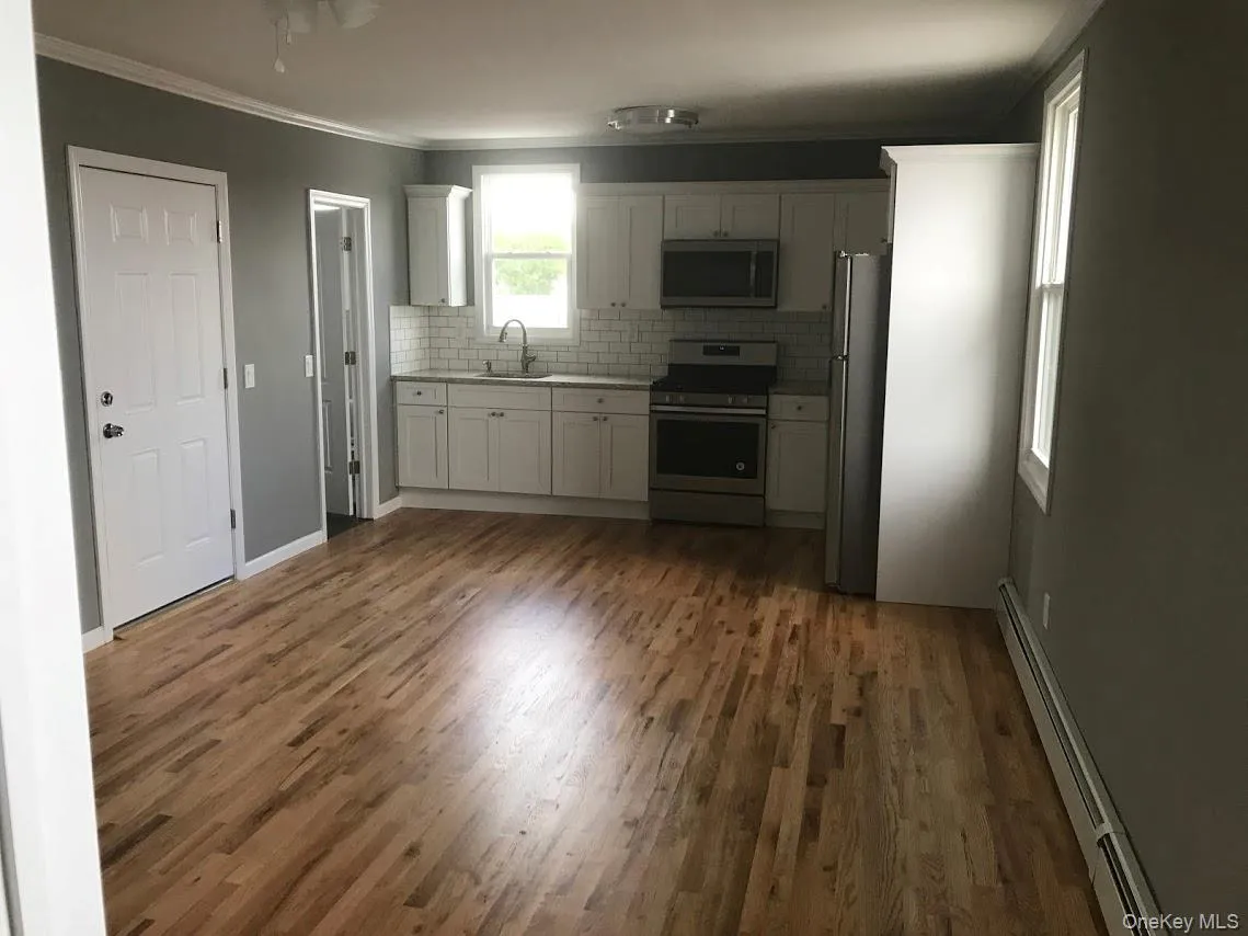 236 Montauk Highway, Babylon, NY, 1 Bedroom Bedrooms, 3 Rooms Rooms,1 BathroomBathrooms,Residential Lease,For Rent,Montauk,0,1019543 236 Montauk Highway, Babylon, NY, 1 Bedroom Bedrooms, 3 Rooms Rooms,1 BathroomBathrooms,Residential Lease,For Rent,Montauk,0,1019543