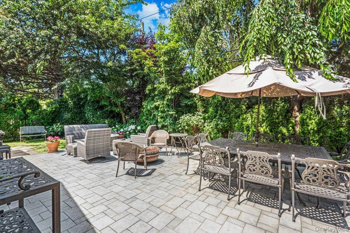 93 Kenwood Road, Hempstead, NY, 3 Bedrooms Bedrooms, 7 Rooms Rooms,2 BathroomsBathrooms,Residential,For Rent,Kenwood,0,1019552 93 Kenwood Road, Hempstead, NY, 3 Bedrooms Bedrooms, 7 Rooms Rooms,2 BathroomsBathrooms,Residential,For Rent,Kenwood,0,1019552