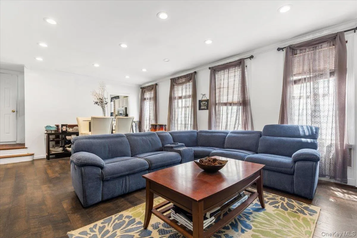 4212 Wilder Avenue, New York, NY, 4 Bedrooms Bedrooms, 9 Rooms Rooms,2 BathroomsBathrooms,Residential,For Rent,Wilder,0,1019555 4212 Wilder Avenue, New York, NY, 4 Bedrooms Bedrooms, 9 Rooms Rooms,2 BathroomsBathrooms,Residential,For Rent,Wilder,0,1019555