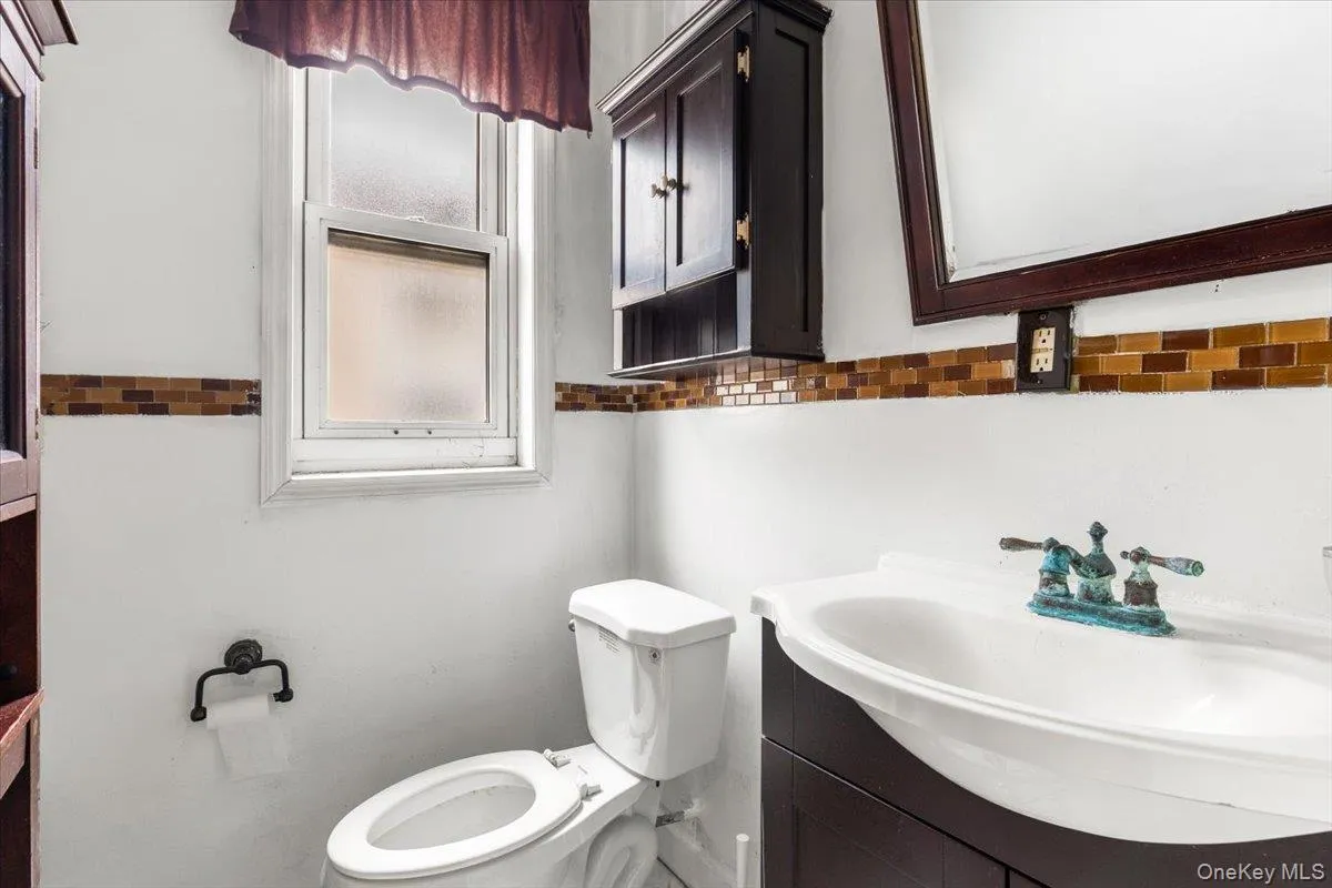 4212 Wilder Avenue, New York, NY, 4 Bedrooms Bedrooms, 9 Rooms Rooms,2 BathroomsBathrooms,Residential,For Rent,Wilder,0,1019555 4212 Wilder Avenue, New York, NY, 4 Bedrooms Bedrooms, 9 Rooms Rooms,2 BathroomsBathrooms,Residential,For Rent,Wilder,0,1019555