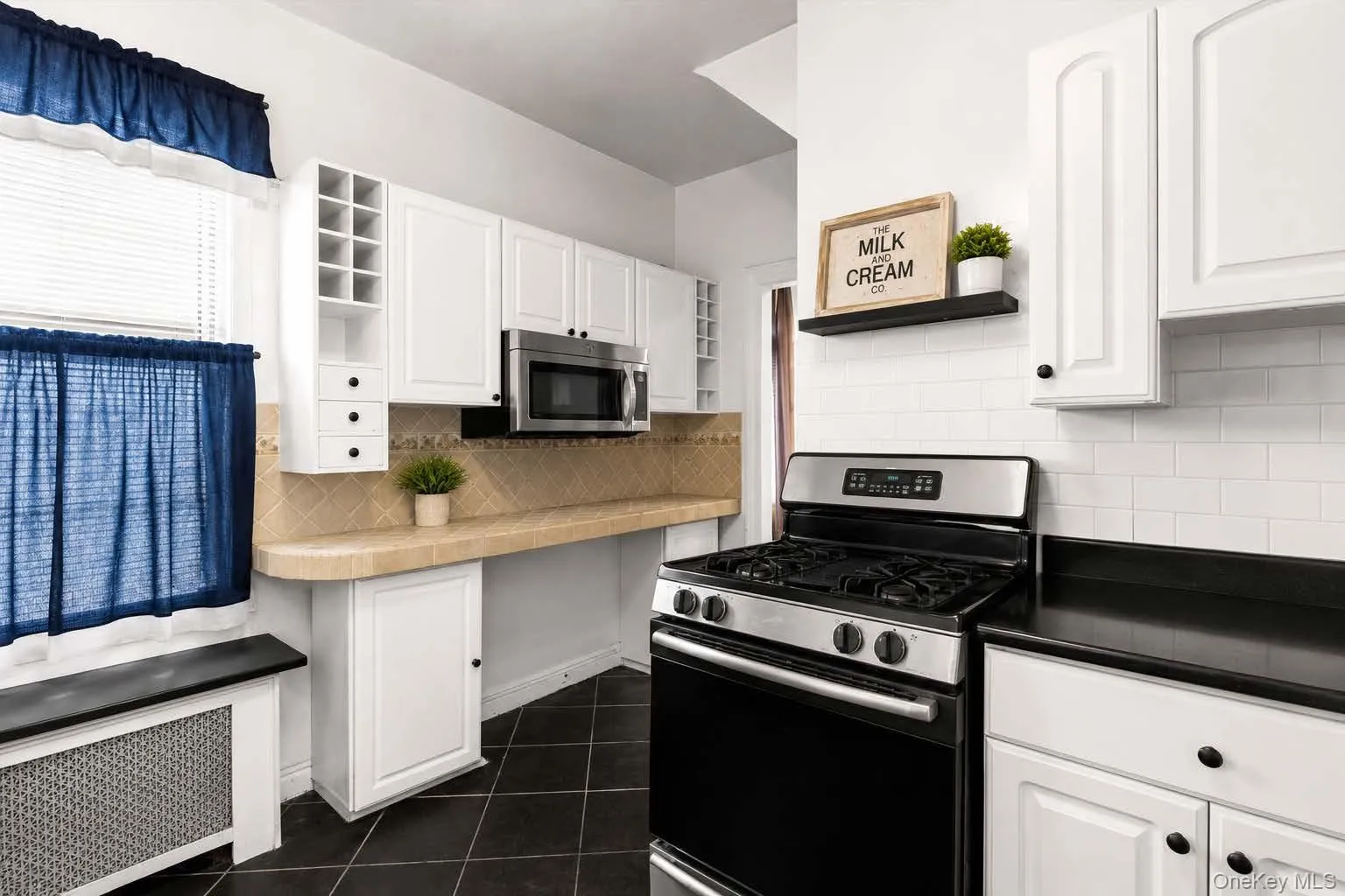 4212 Wilder Avenue, New York, NY, 4 Bedrooms Bedrooms, 9 Rooms Rooms,2 BathroomsBathrooms,Residential,For Rent,Wilder,0,1019555 4212 Wilder Avenue, New York, NY, 4 Bedrooms Bedrooms, 9 Rooms Rooms,2 BathroomsBathrooms,Residential,For Rent,Wilder,0,1019555