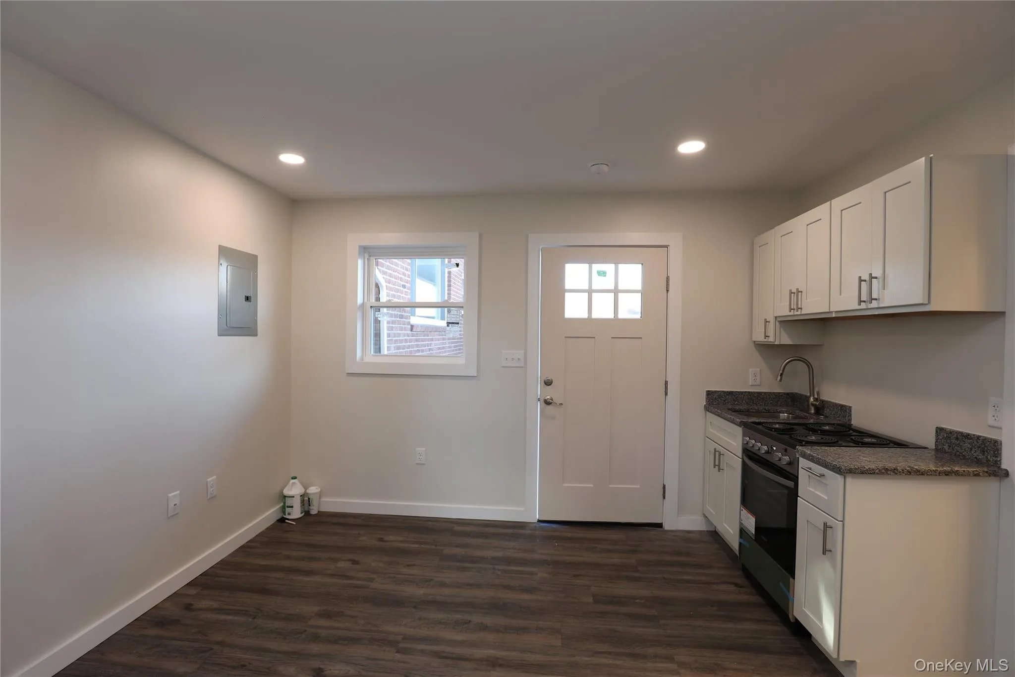 14311 9W, New Baltimore, NY, 1 Room Rooms,1 BathroomBathrooms,Residential Lease,For Rent,9W,0,1019558 14311 9W, New Baltimore, NY, 1 Room Rooms,1 BathroomBathrooms,Residential Lease,For Rent,9W,0,1019558