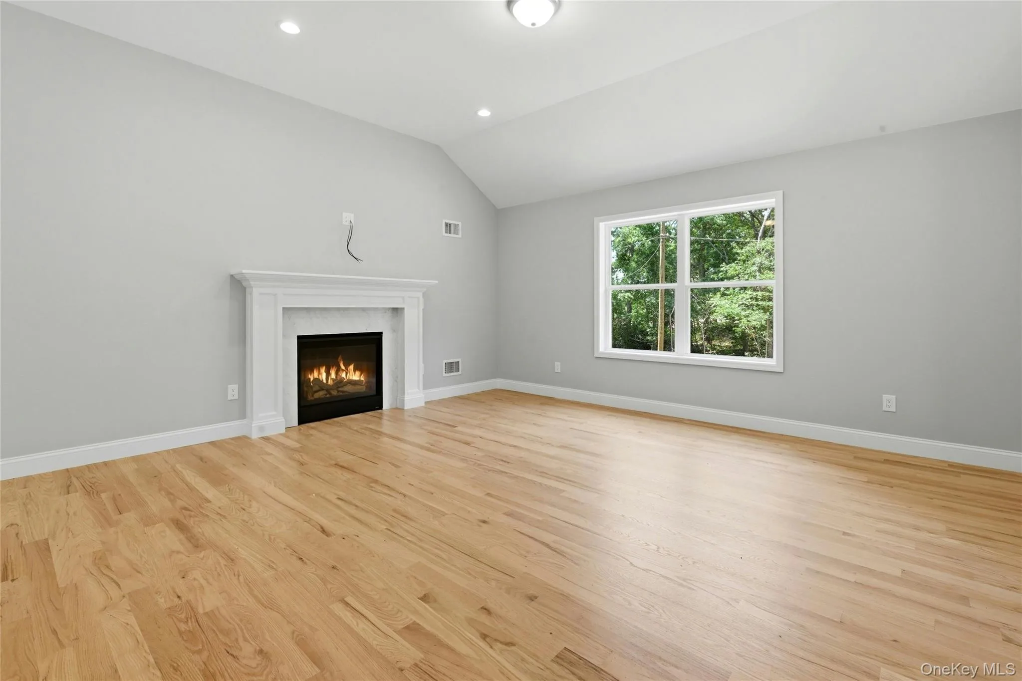 37 2nd Street, Brookhaven, NY, 4 Bedrooms Bedrooms, 6 Rooms Rooms,3 BathroomsBathrooms,Residential,For Rent,2nd,0,1019562 37 2nd Street, Brookhaven, NY, 4 Bedrooms Bedrooms, 6 Rooms Rooms,3 BathroomsBathrooms,Residential,For Rent,2nd,0,1019562
