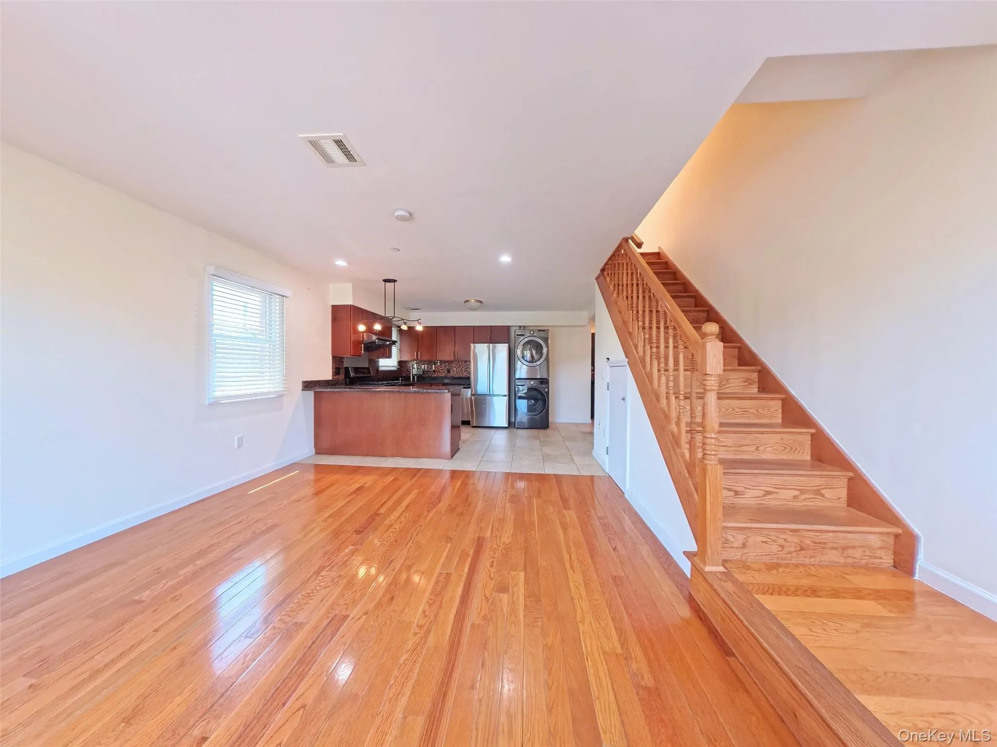 4038 194th Street, New York, NY, 2 Bedrooms Bedrooms, 4 Rooms Rooms,2 BathroomsBathrooms,Residential,For Rent,194th,0,1019564 4038 194th Street, New York, NY, 2 Bedrooms Bedrooms, 4 Rooms Rooms,2 BathroomsBathrooms,Residential,For Rent,194th,0,1019564