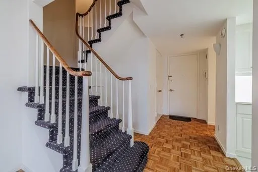 Stairs & Foyer Stairs & Foyer