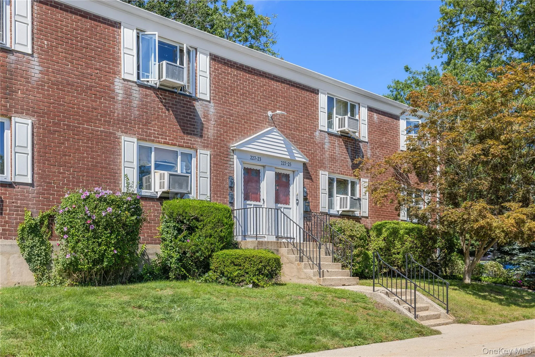 227-23 Hillside Avenue, New York, NY, 2 Bedrooms Bedrooms, 5 Rooms Rooms,1 BathroomBathrooms,Residential,For Rent,Hillside,0,1019569 227-23 Hillside Avenue, New York, NY, 2 Bedrooms Bedrooms, 5 Rooms Rooms,1 BathroomBathrooms,Residential,For Rent,Hillside,0,1019569