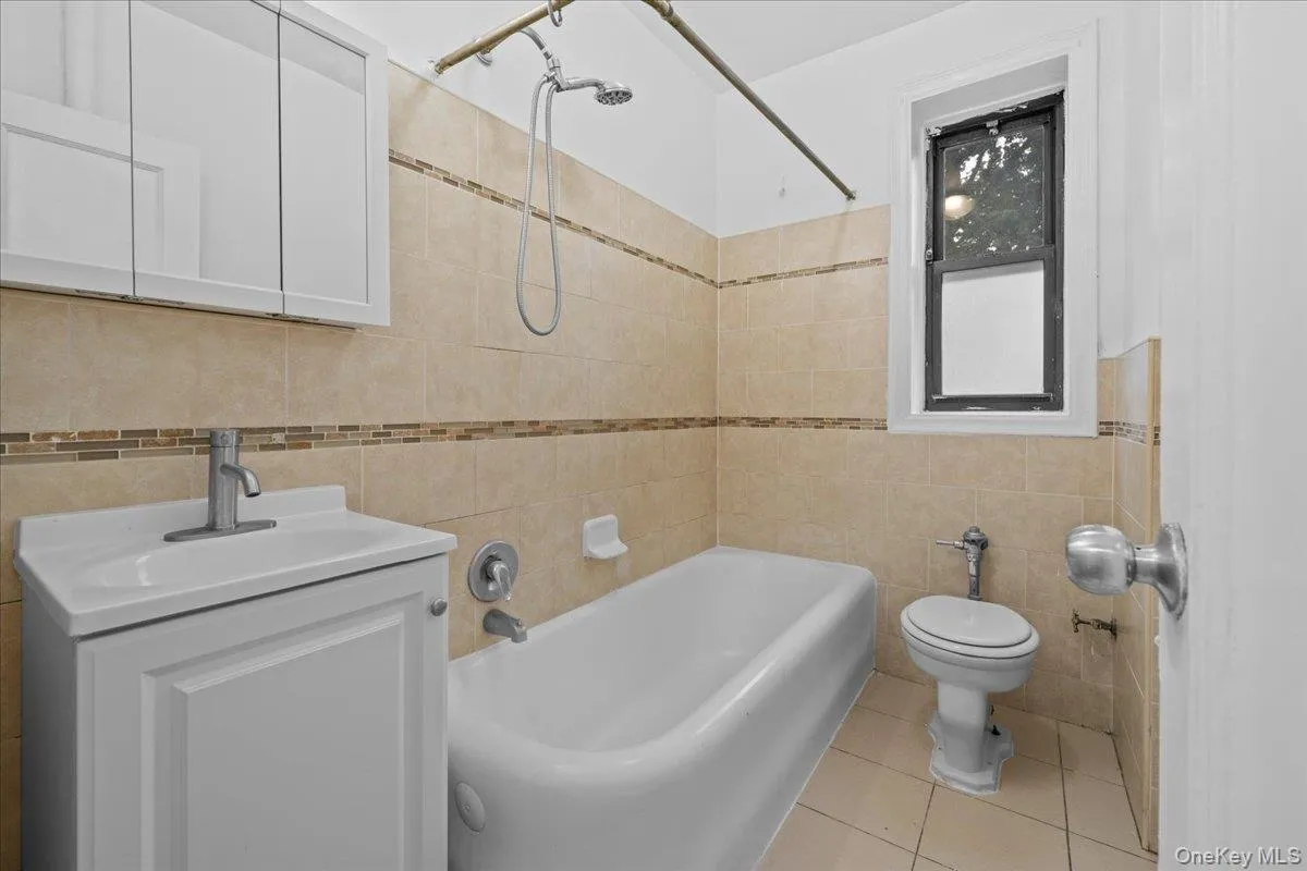 20 William Street, Mount Vernon, NY, 1 Bedroom Bedrooms, 4 Rooms Rooms,1 BathroomBathrooms,Residential,For Rent,William,0,1019570 20 William Street, Mount Vernon, NY, 1 Bedroom Bedrooms, 4 Rooms Rooms,1 BathroomBathrooms,Residential,For Rent,William,0,1019570