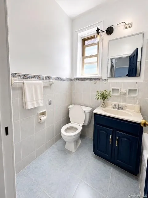 48-20 44th Street, New York, NY, 1 Bedroom Bedrooms, 3 Rooms Rooms,1 BathroomBathrooms,Residential,For Rent,44th,0,1019574 48-20 44th Street, New York, NY, 1 Bedroom Bedrooms, 3 Rooms Rooms,1 BathroomBathrooms,Residential,For Rent,44th,0,1019574