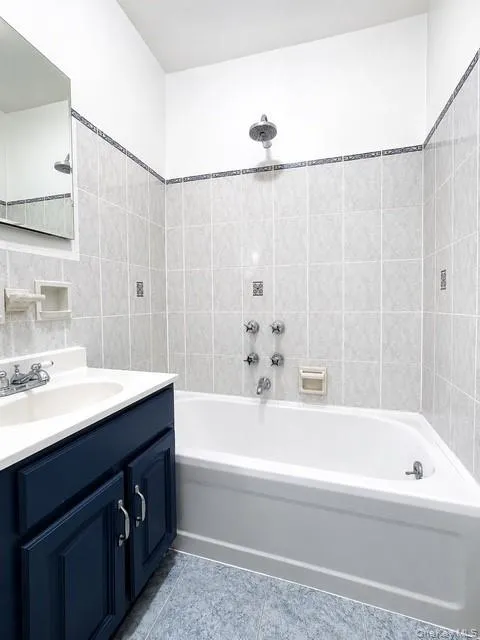 48-20 44th Street, New York, NY, 1 Bedroom Bedrooms, 3 Rooms Rooms,1 BathroomBathrooms,Residential,For Rent,44th,0,1019574 48-20 44th Street, New York, NY, 1 Bedroom Bedrooms, 3 Rooms Rooms,1 BathroomBathrooms,Residential,For Rent,44th,0,1019574